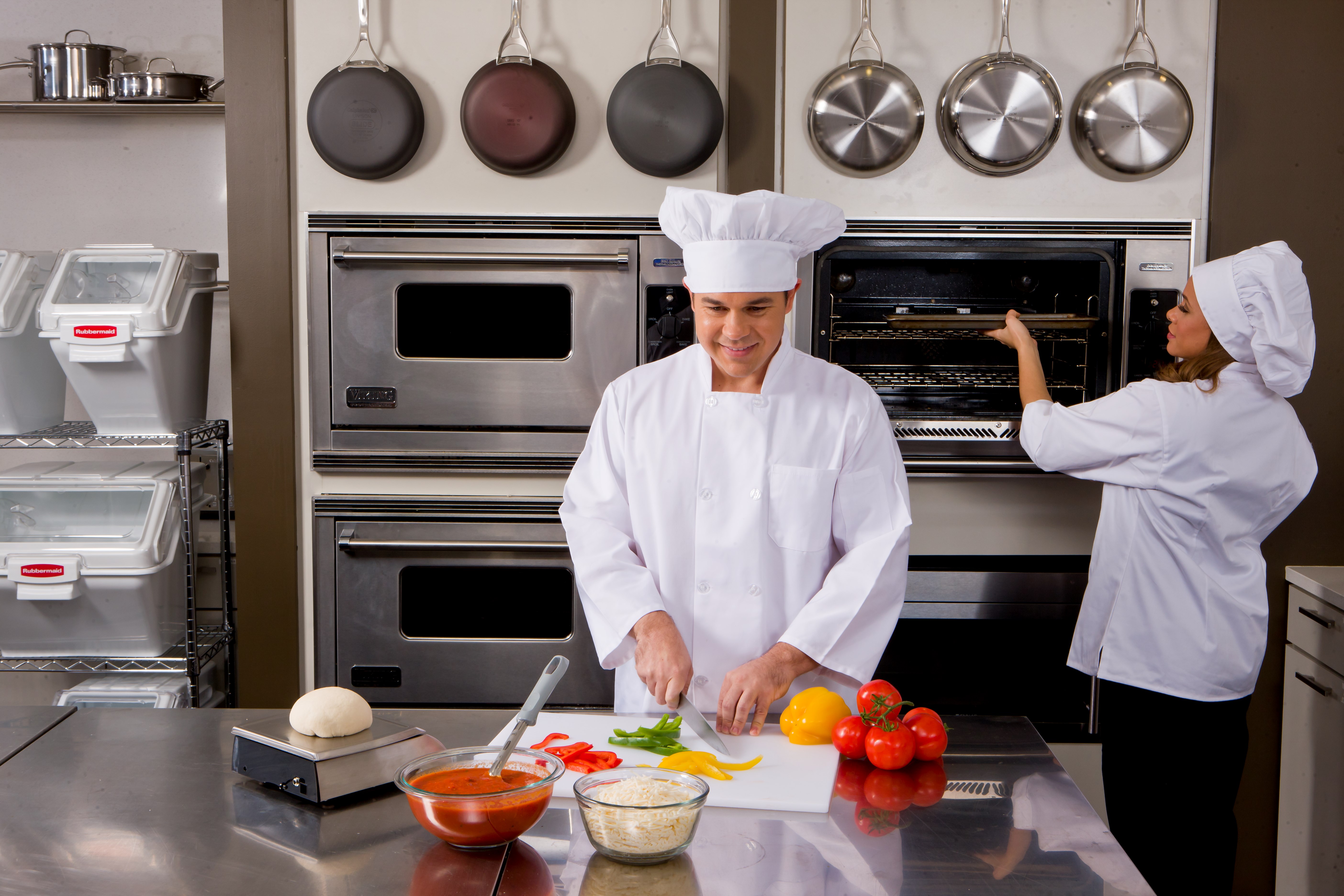 Our High Performance scales feature industry-leading durability, offering innovative design that promotest food safety and efficiency in your kitchen.