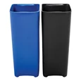 De Rubbermaid Commercial Slim Jim® End Step-On Binnenbak heeft een langere levensduur dan de Rubbermaid Commercial Slim Jim® End Step-On Container (afzonderlijk verkocht). Deze binnenbak is gemaakt van duurzaam, lekvast plastic en heeft gladde contouren voor een eenvoudige reiniging en een haak voor het vastzetten van de zak.