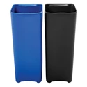 De Rubbermaid Commercial Slim Jim® End Step-On Binnenbak heeft een langere levensduur dan de Rubbermaid Commercial Slim Jim® End Step-On Container (afzonderlijk verkocht). Deze binnenbak is gemaakt van duurzaam, lekvast plastic en heeft gladde contouren voor een eenvoudige reiniging en een haak voor het vastzetten van de zak.