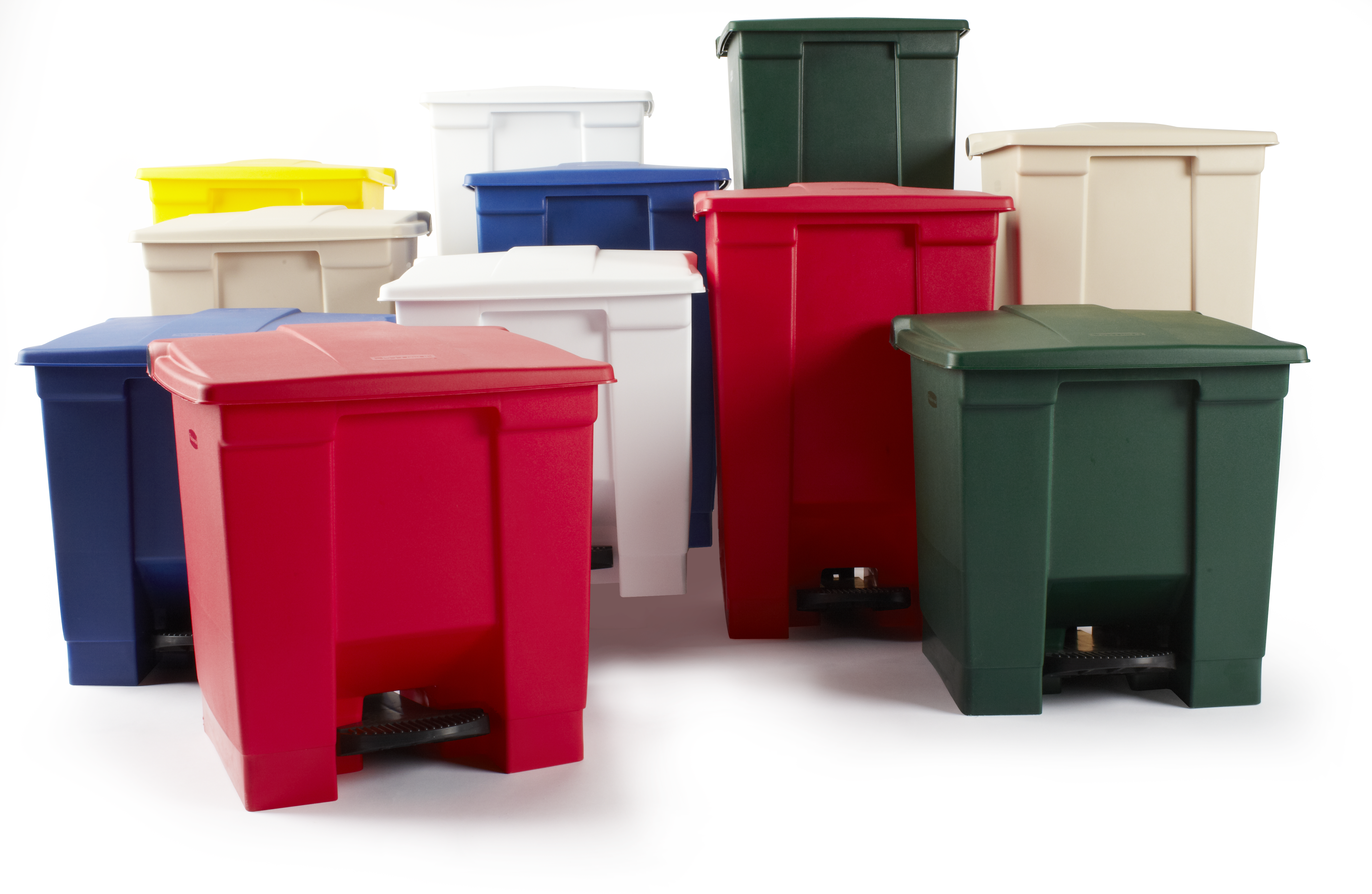 Il bidone a pedale Rubbermaid Commercial favorisce il trattamento dei rifiuti sanitari.