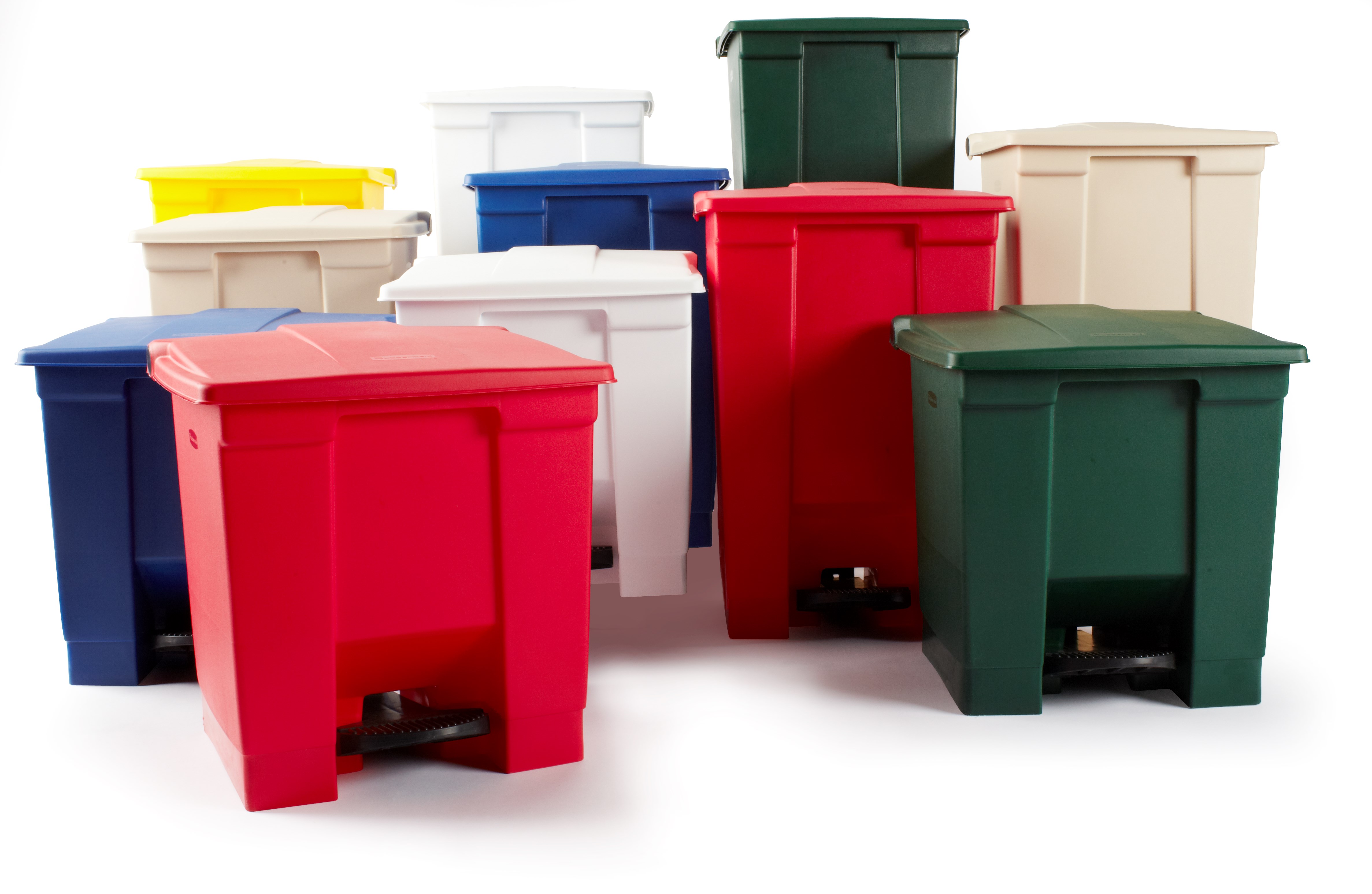 The Rubbermaid Commercial Legacy Step-On Container provides sanitary waste management. The step-on foot pedal reduces contamination and improves working conditions.