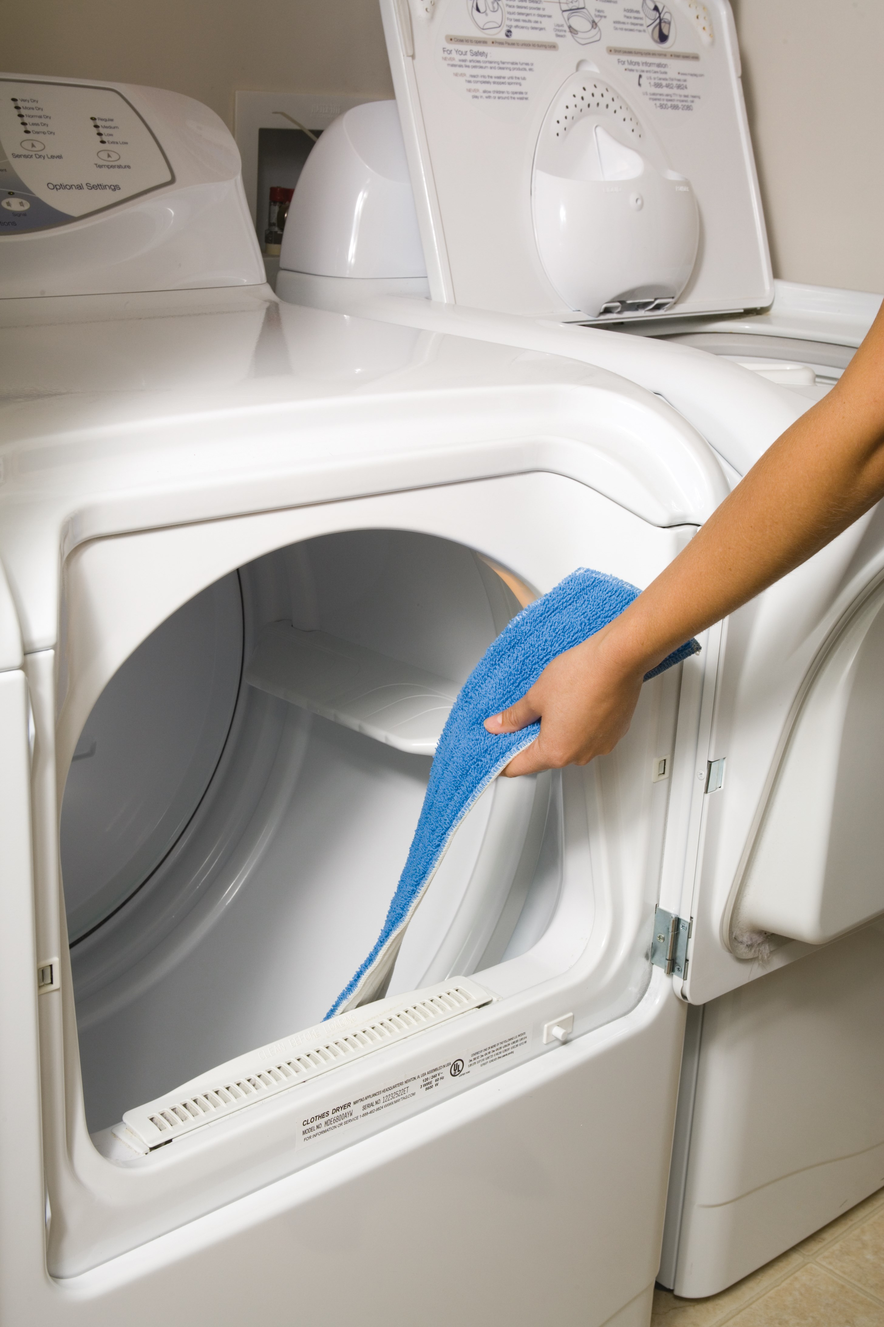 ライト・コマーシャル・マイクロファイバー・ウェット・パッドは、従来の糸モップよりも人間工学的かつ効果的に素早く床を掃除し、より清潔で健康的な施設を実現します。