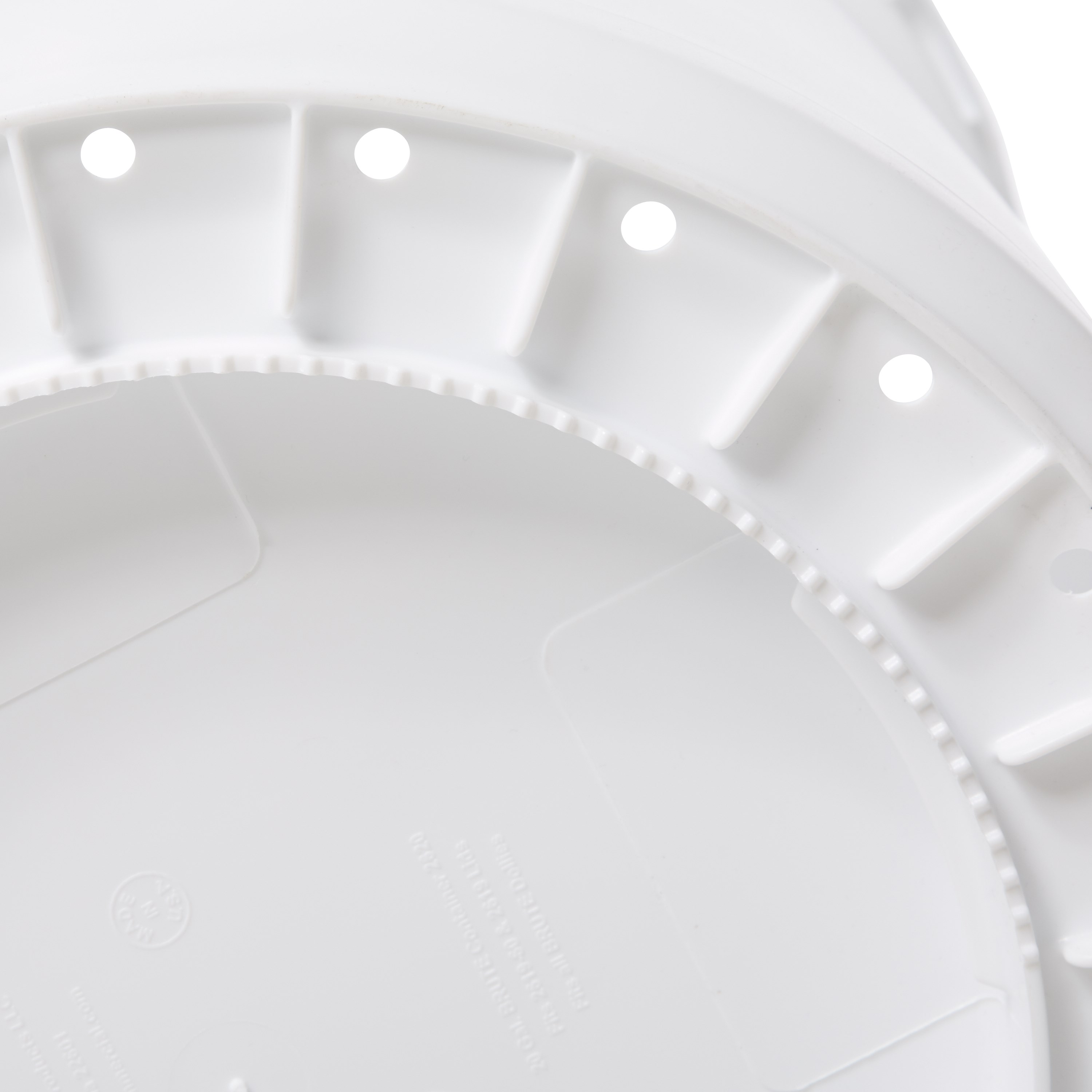 The Rubbermaid Commercial BRUTE® Greenskeeper Food Container with Lid and Dolly helps keep greens fresh.