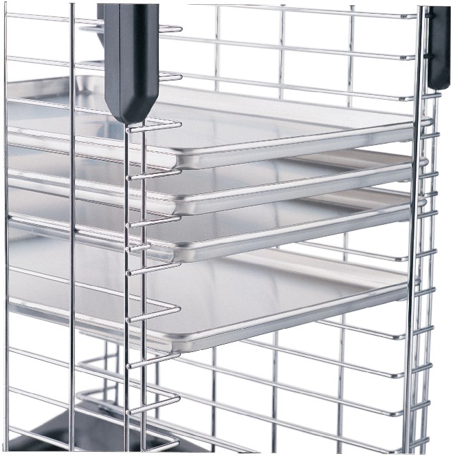 Safely transport food from oven to freezer.