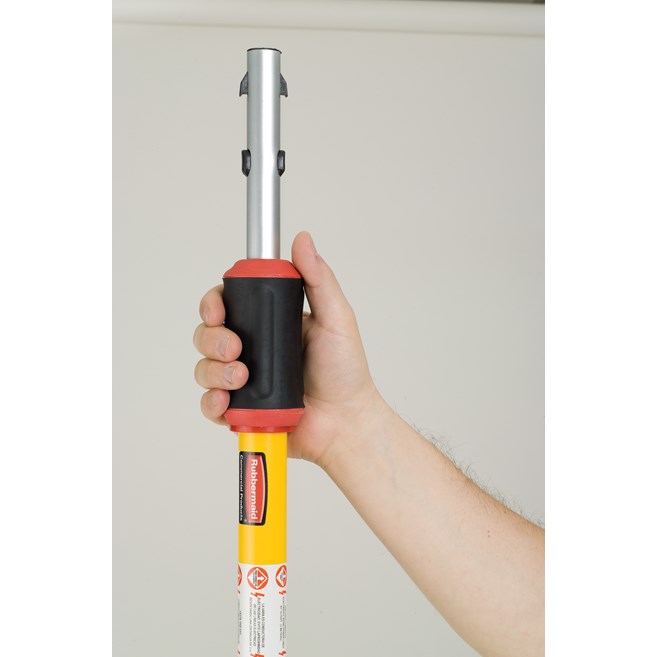 HYGEN™ Quick-Connect handles and poles make cleaning more efficient in every area of the facility by reaching the highest spaces with ease. The unique connection mechanism allows for easy, time-saving tool exchange.