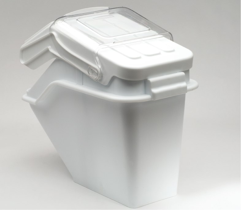 The Rubbermaid Commercial Shelf Ingredient Bin with Scoop offers quick one-handed access while stacked and an integrated measuring tool that increases preparation efficiency, space optimization, and promotes food safety compliance.