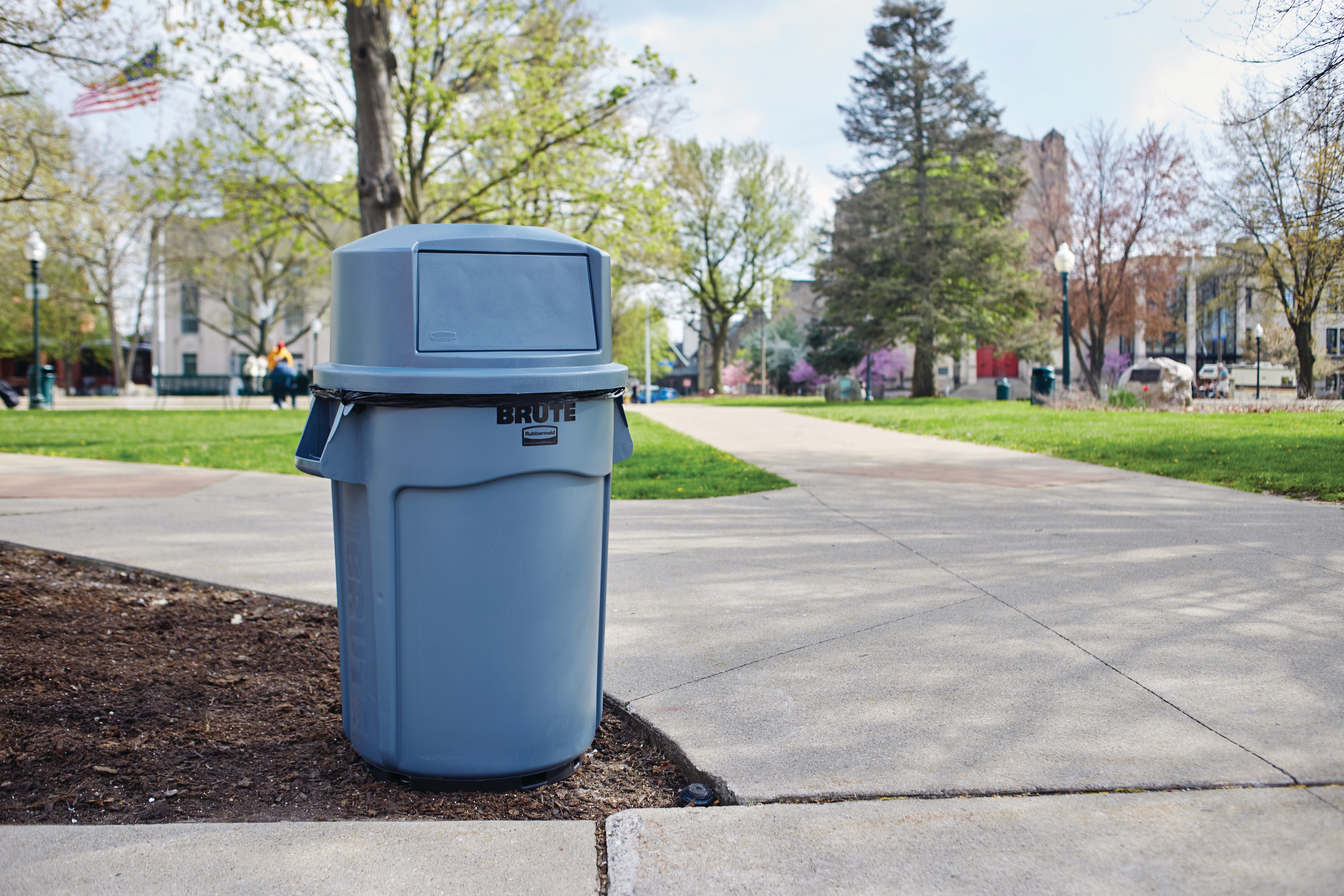 The BRUTE® Anchor secures BRUTE containers to dirt, sand, and grass surfaces for a lifetime of use. The structural foam base fits any 20, 32, 44, and 55-gallon BRUTE container and is guaranteed to never fade, rust, chip, dent or peel.