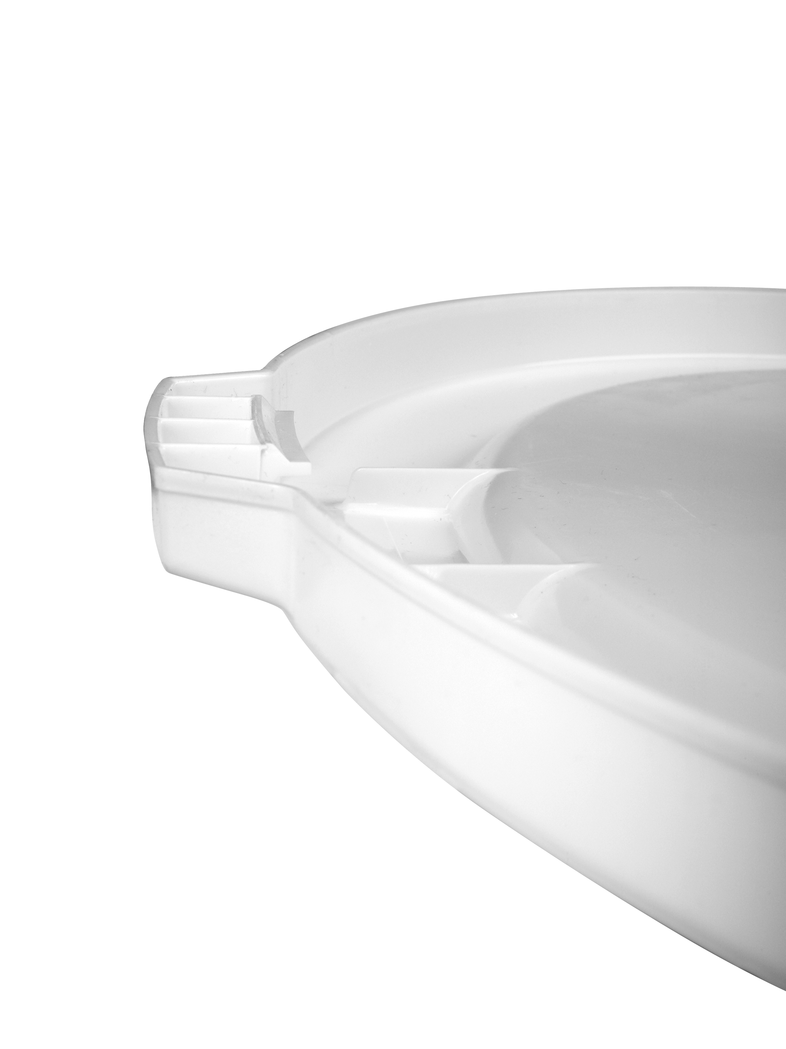 The Rubbermaid Commercial BRUTE® Self-Draining Lids feature self-draining channels that prevent water from pooling.