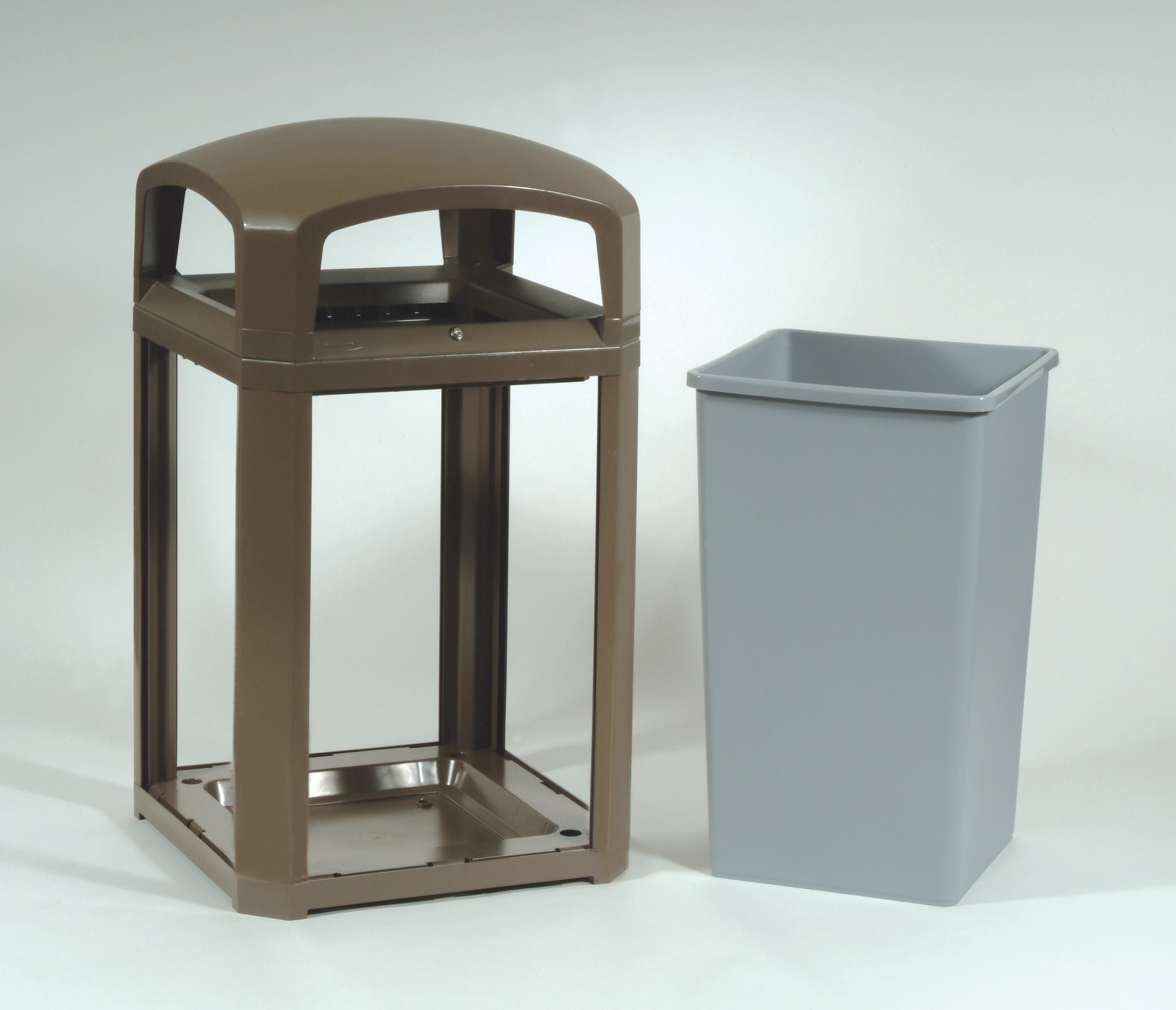 Landmark Series® Classic Containers with Domed Top are the ideal solution for high-volume outdoor waste collection. Easy-to-service design features a hinged top with a stay-open strap to access rigid liner for quick waste removal.