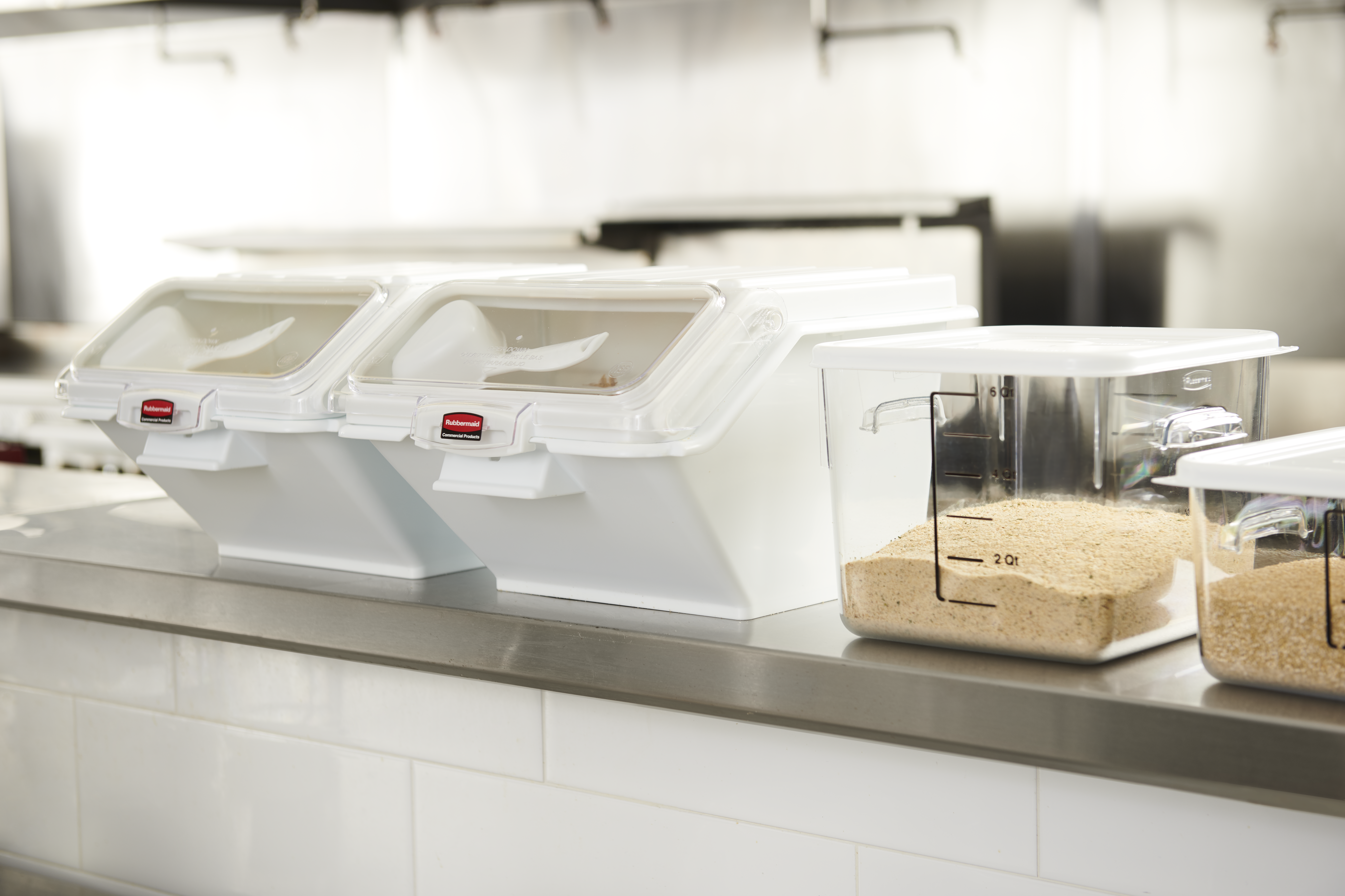 The Rubbermaid Commercial seven Colours of storage and prep tools help to reduce cross-contamination in your kitchen