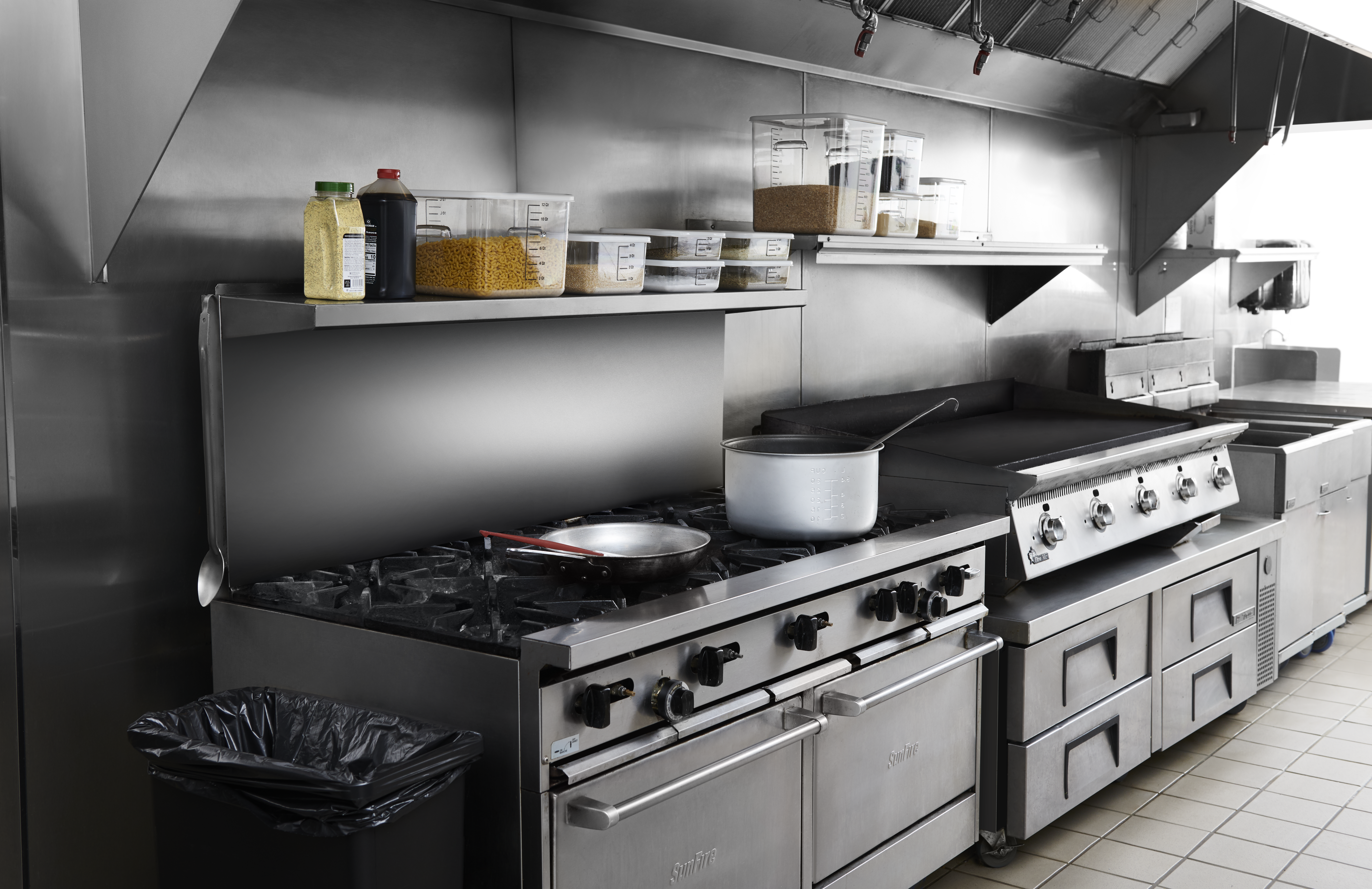 The Rubbermaid Commercial seven Colours of storage and prep tools help to reduce cross-contamination in your kitchen