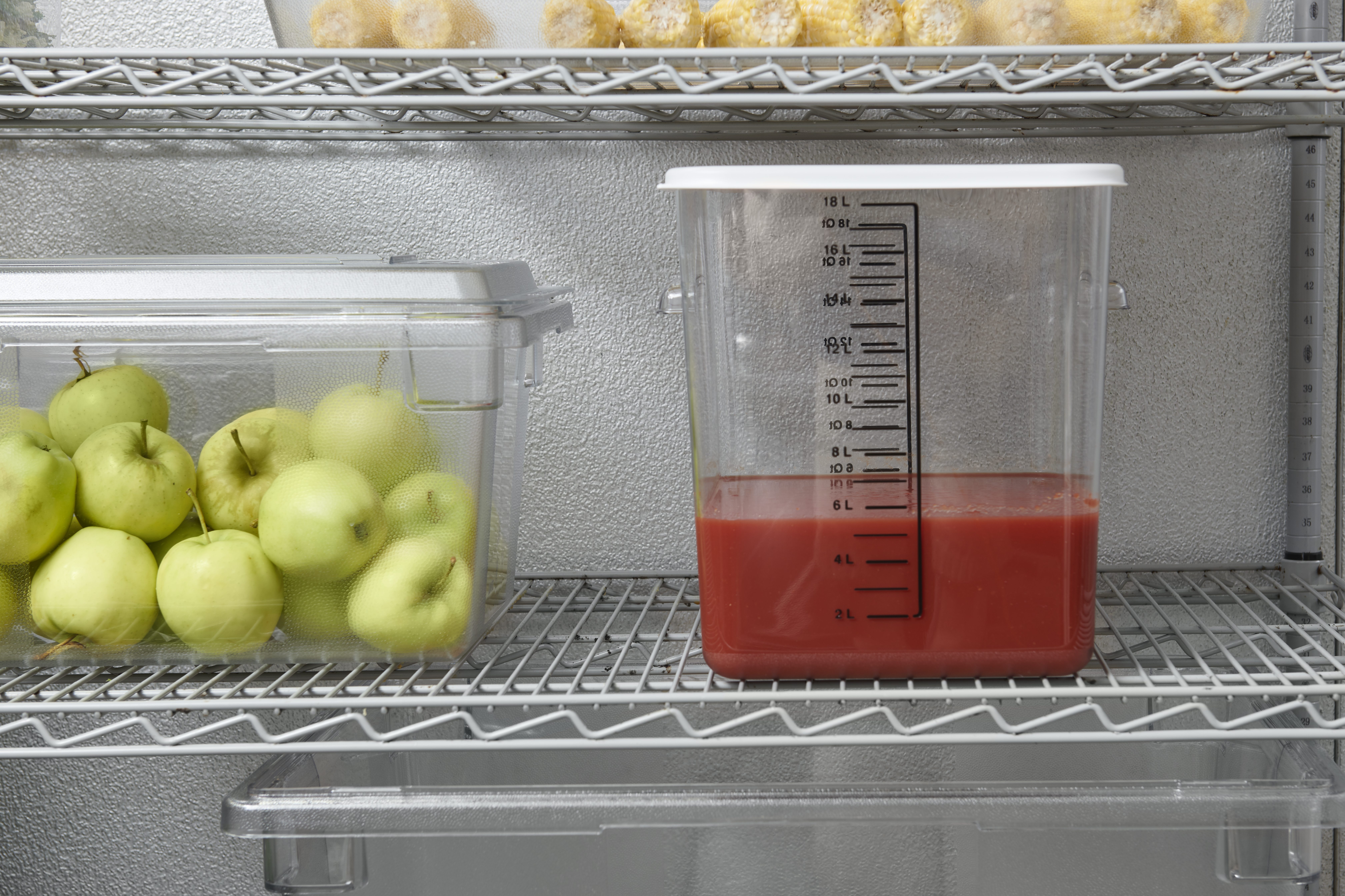 The Rubbermaid Commercial seven Colours of storage and prep tools help to reduce cross-contamination in your kitchen