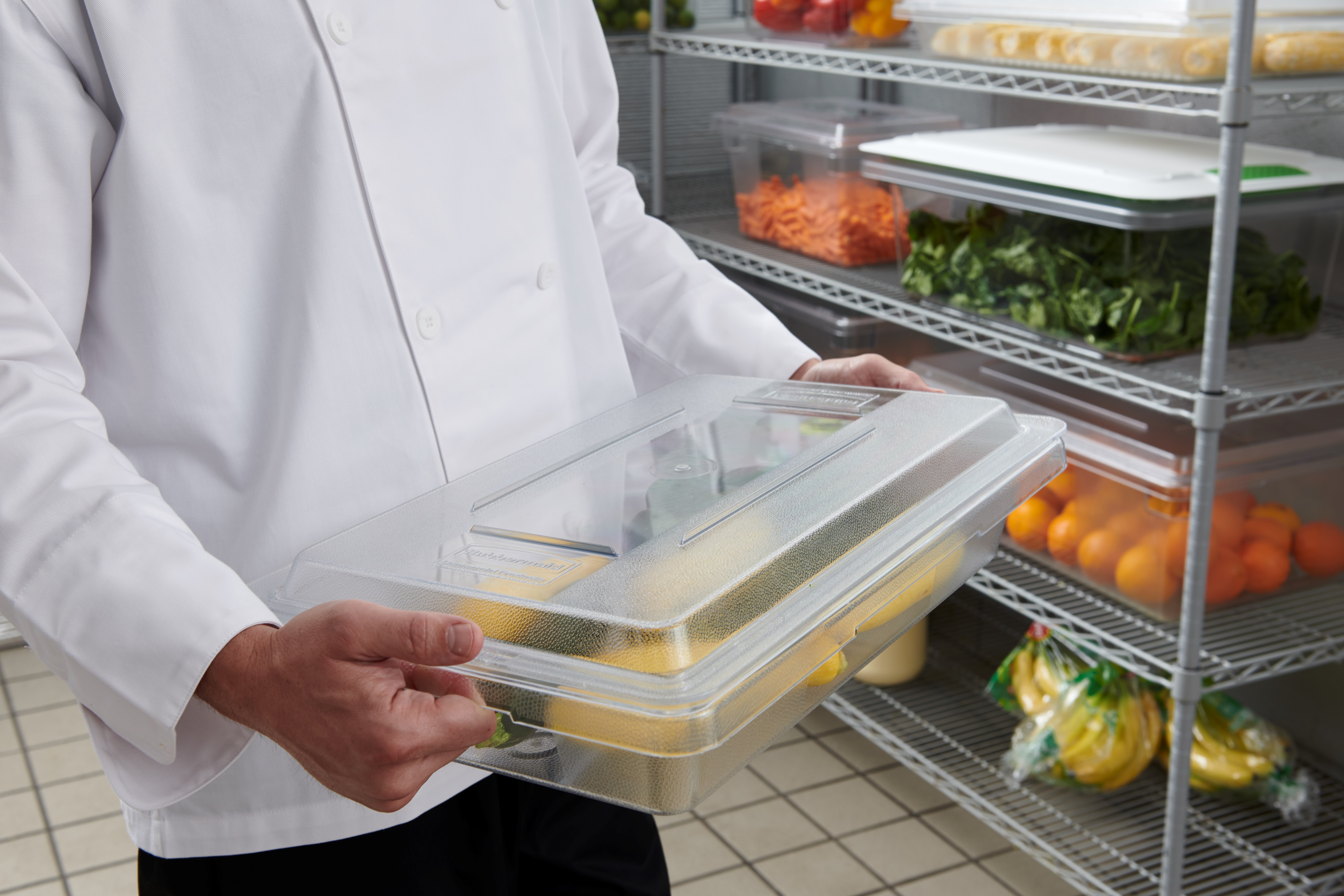 Rubbermaid 商用食品儲藏蓋適用於食品手提箱，有助於降低食品變質成本。