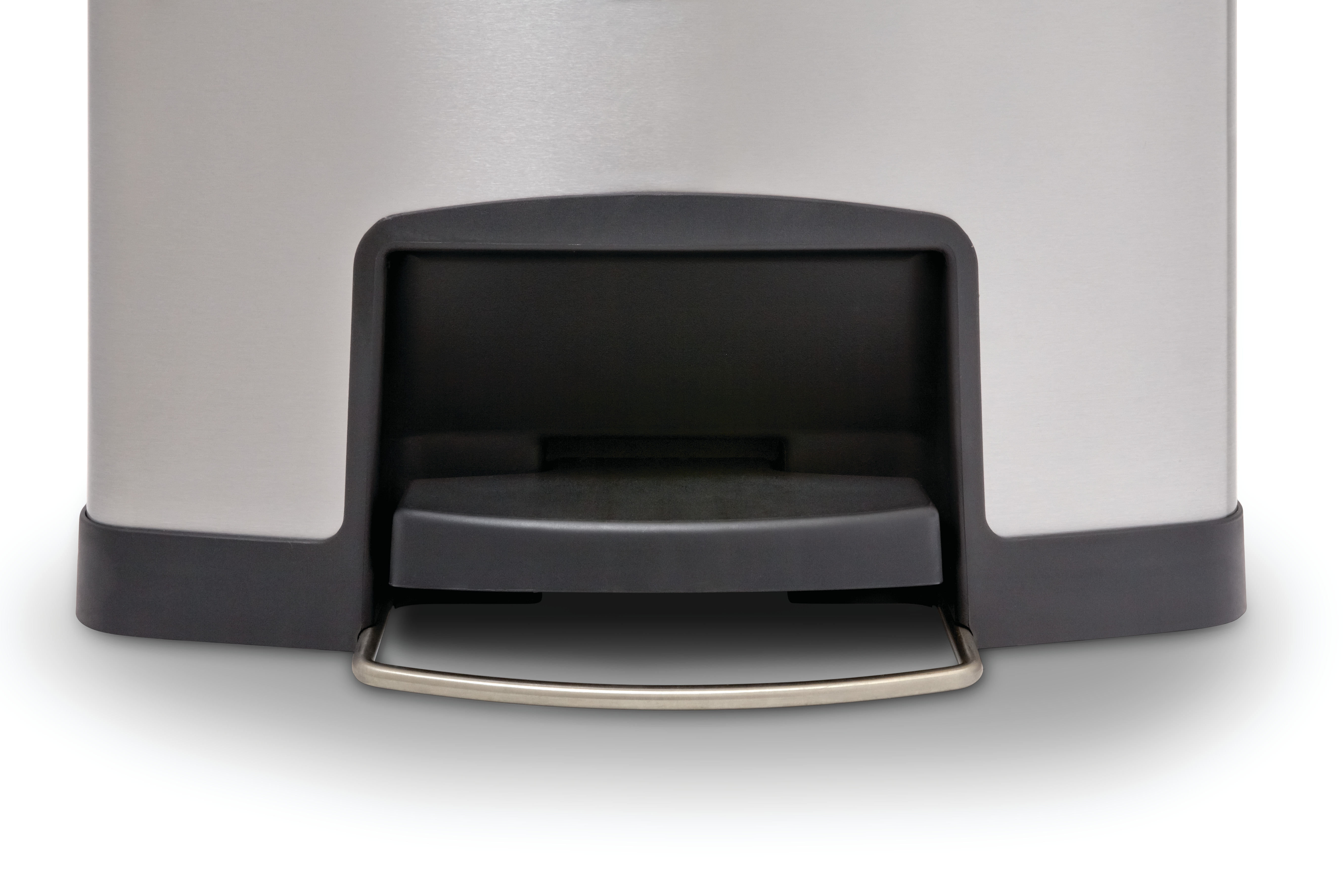 The Rubbermaid Commercial Slim Jim® Step-On Container features a slim profile and footprint to fit in tightest spaces. Slim Jim® Step-On containers are constructed with premium-quality materials and meet the needs of any environment with efficiency, safety, and durability.