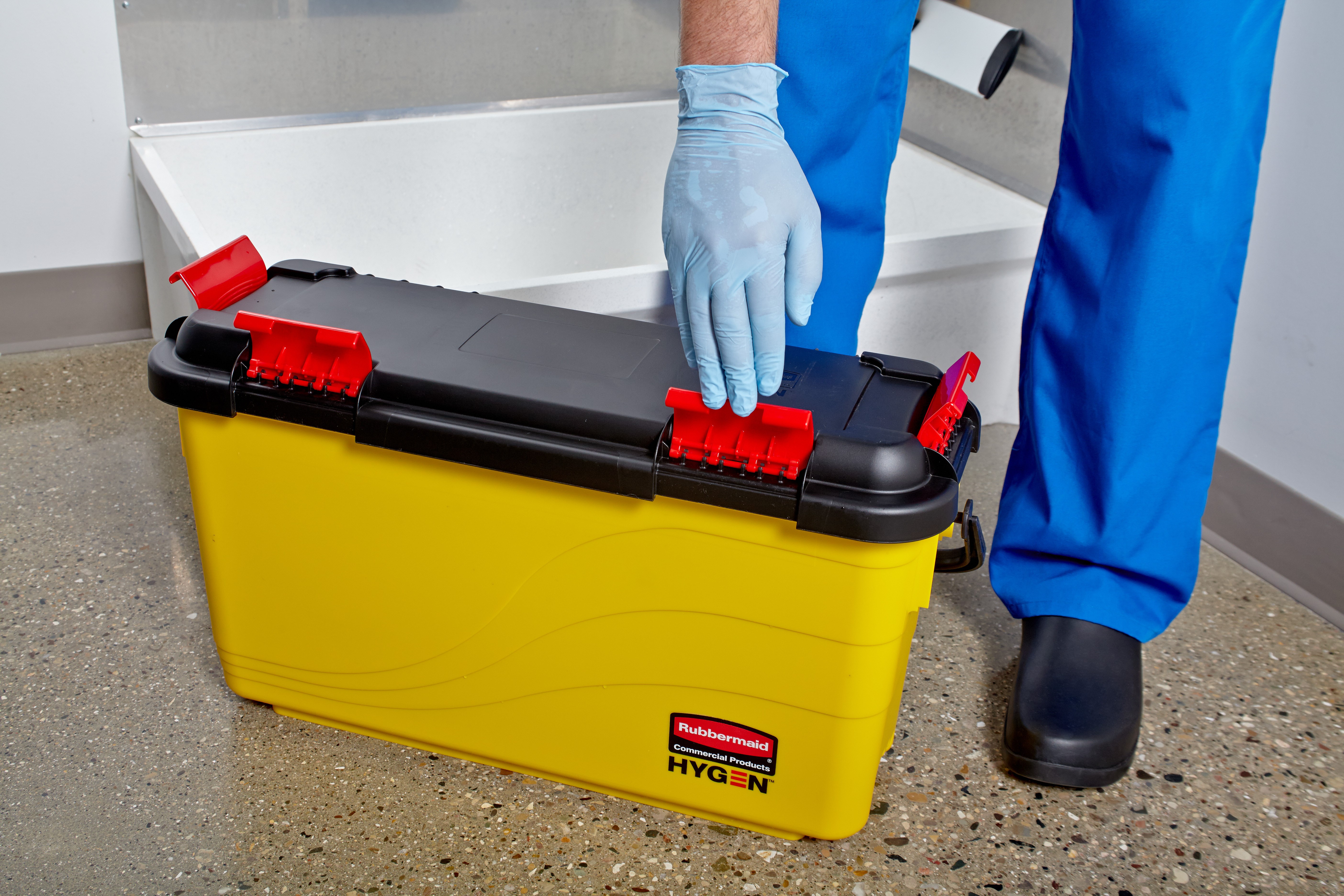 HYGEN™ Microfiber Charging Bucket is ideal for healthcare facilities, with a bucket designed to prevent oversaturation of microfiber wet pads.