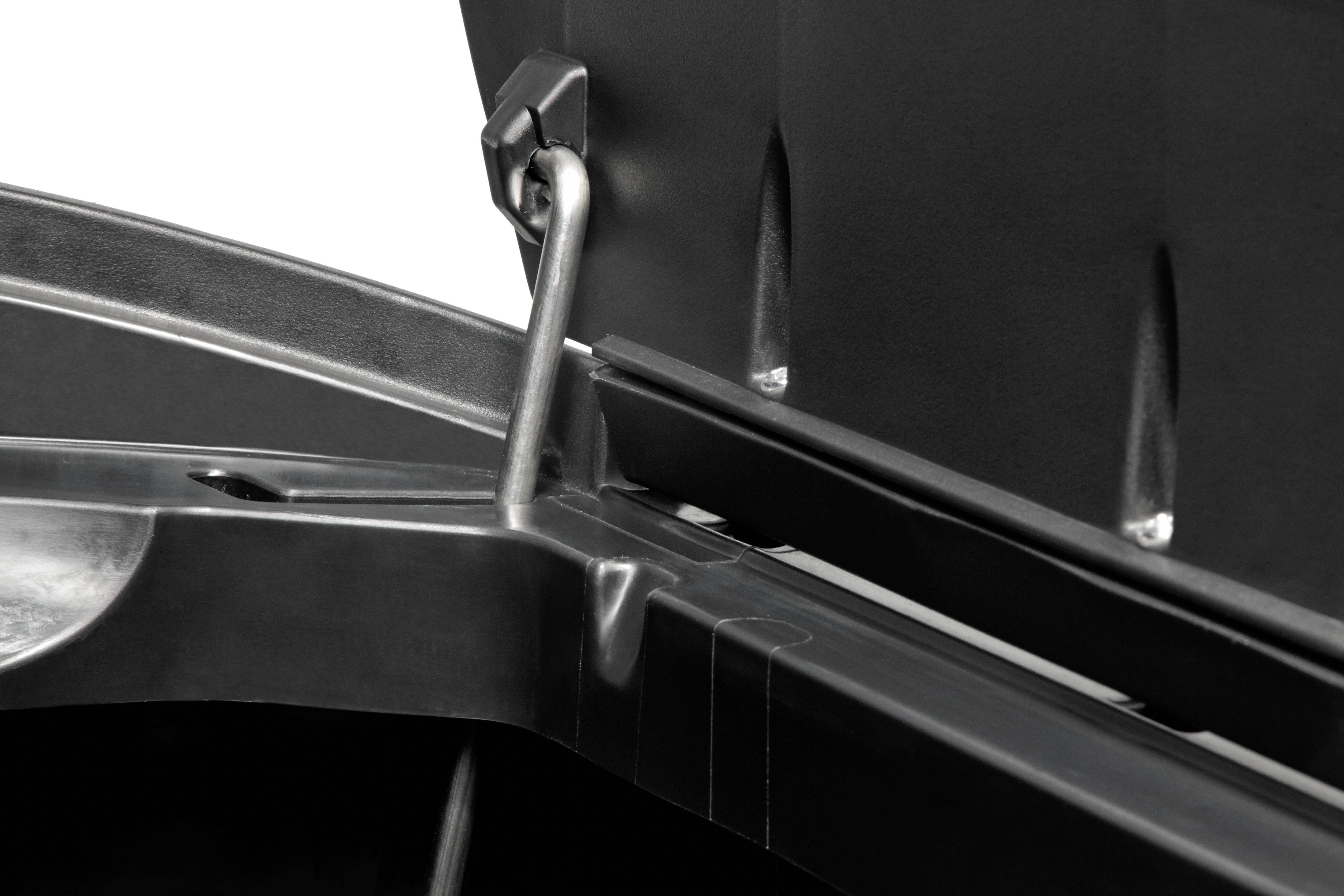 Thùng đựng Rubbermaid Commercial Impressions™ Step-On có thiết kế mỏng và diện tích nhỏ để phù hợp với những không gian chật hẹp nhất. Thùng đựng Impressions™ Step-On được chế tạo bằng vật liệu chất lượng cao và đáp ứng nhu cầu của mọi môi trường với hiệu quả, an toàn và độ bền cao.