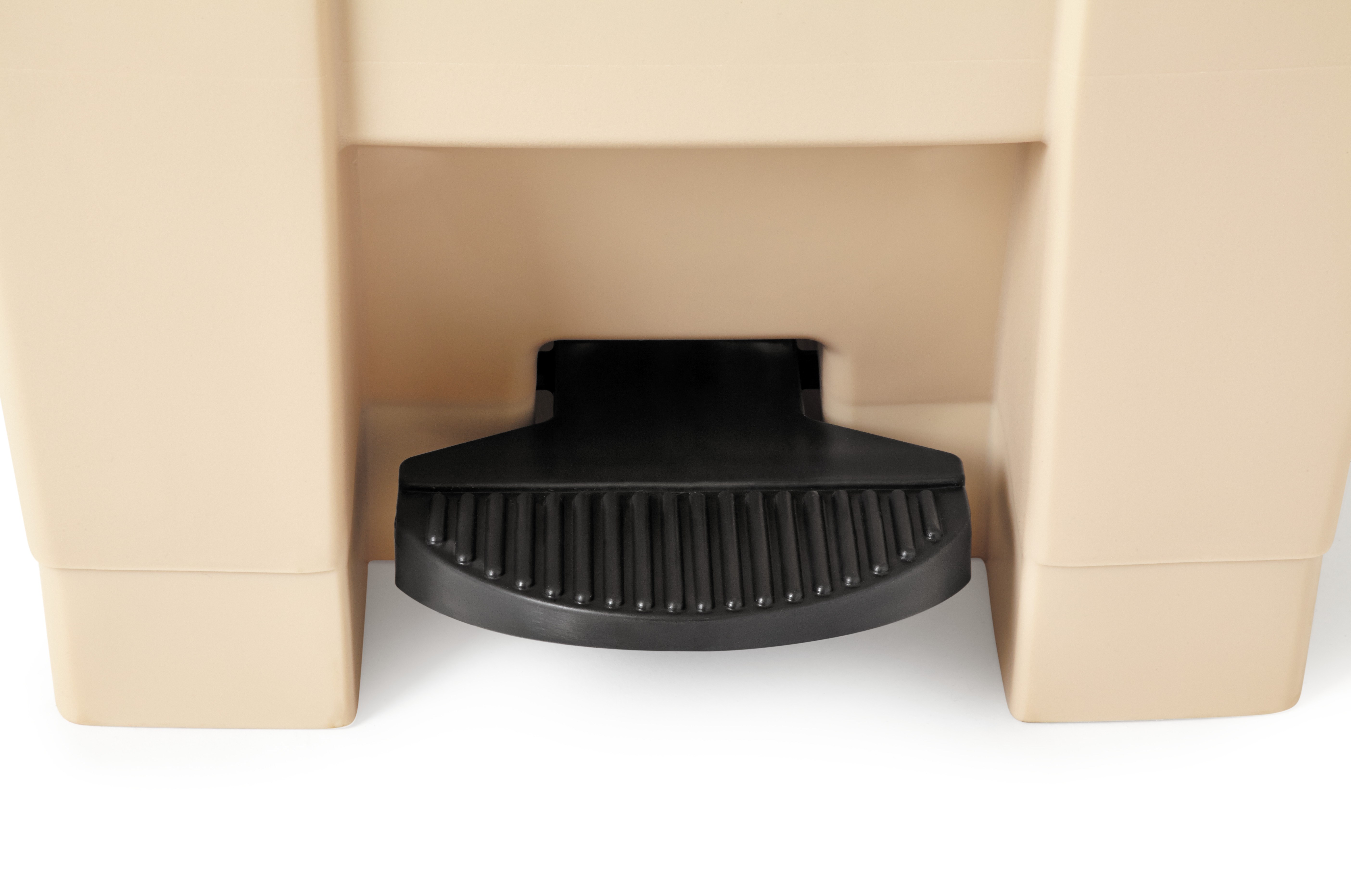 The Rubbermaid Commercial Legacy Step-On Container provides sanitary waste management. The step-on foot pedal reduces contamination and improves working conditions.