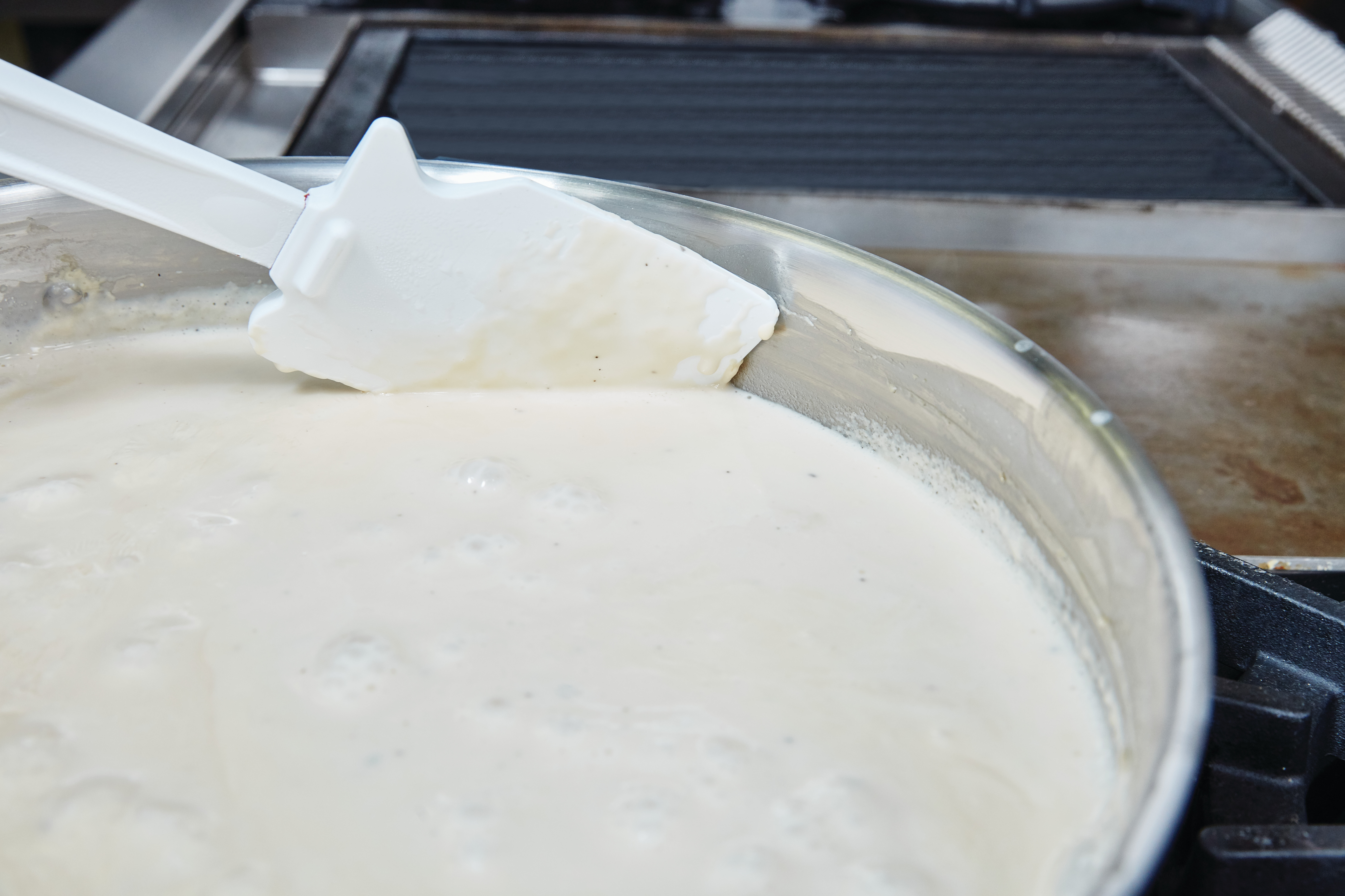 The Rubbermaid Commercial seven Colours of storage and prep tools help to reduce cross-contamination in your kitchen