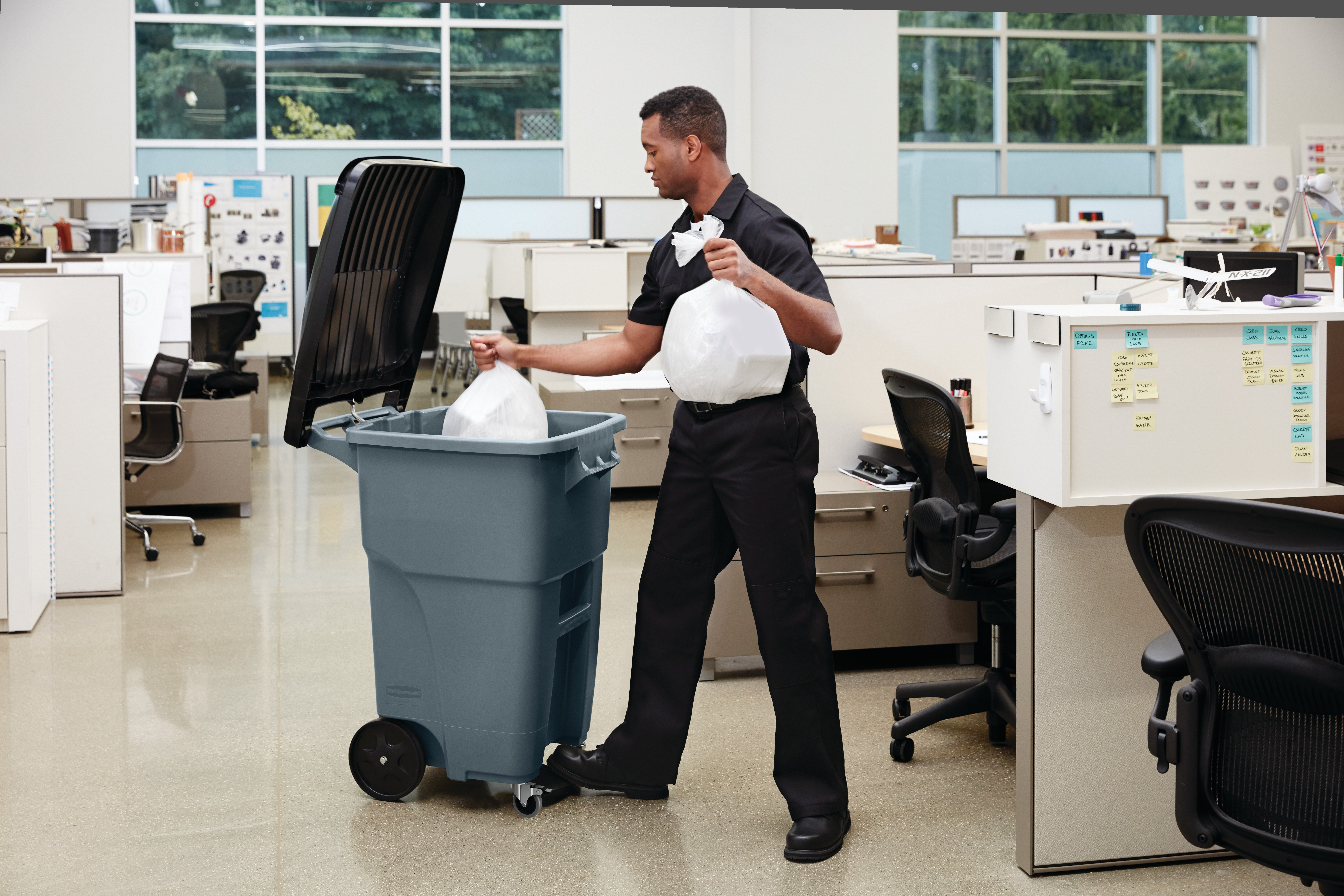 The Rubbermaid Commercial Step-On Rollouts with Casters facilitate hands-free waste disposal with the added benefit of superior mobility. Front swivel casters distribute weight evenly for enhanced maneuverability.