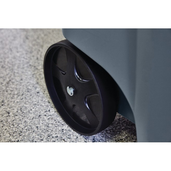 The Rubbermaid Commercial Step-On Rollouts with Casters facilitate hands-free waste disposal with the added benefit of superior mobility. Front swivel casters distribute weight evenly for enhanced maneuverability.