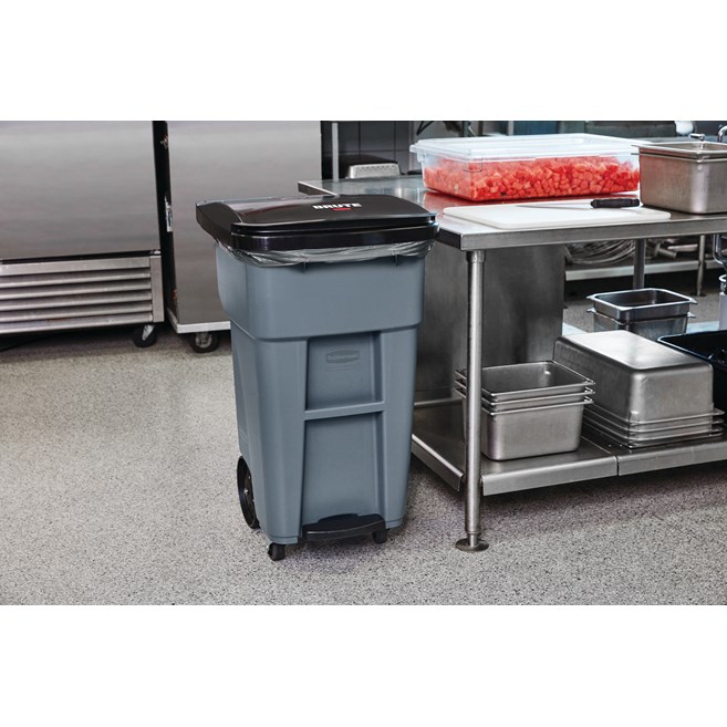 The Rubbermaid Commercial Step-On Rollouts with Casters facilitate hands-free waste disposal with the added benefit of superior mobility. Front swivel casters distribute weight evenly for enhanced maneuverability.