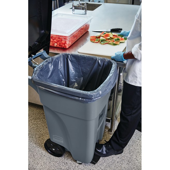 The Rubbermaid Commercial Step-On Rollouts with Casters facilitate hands-free waste disposal with the added benefit of superior mobility. Front swivel casters distribute weight evenly for enhanced maneuverability.