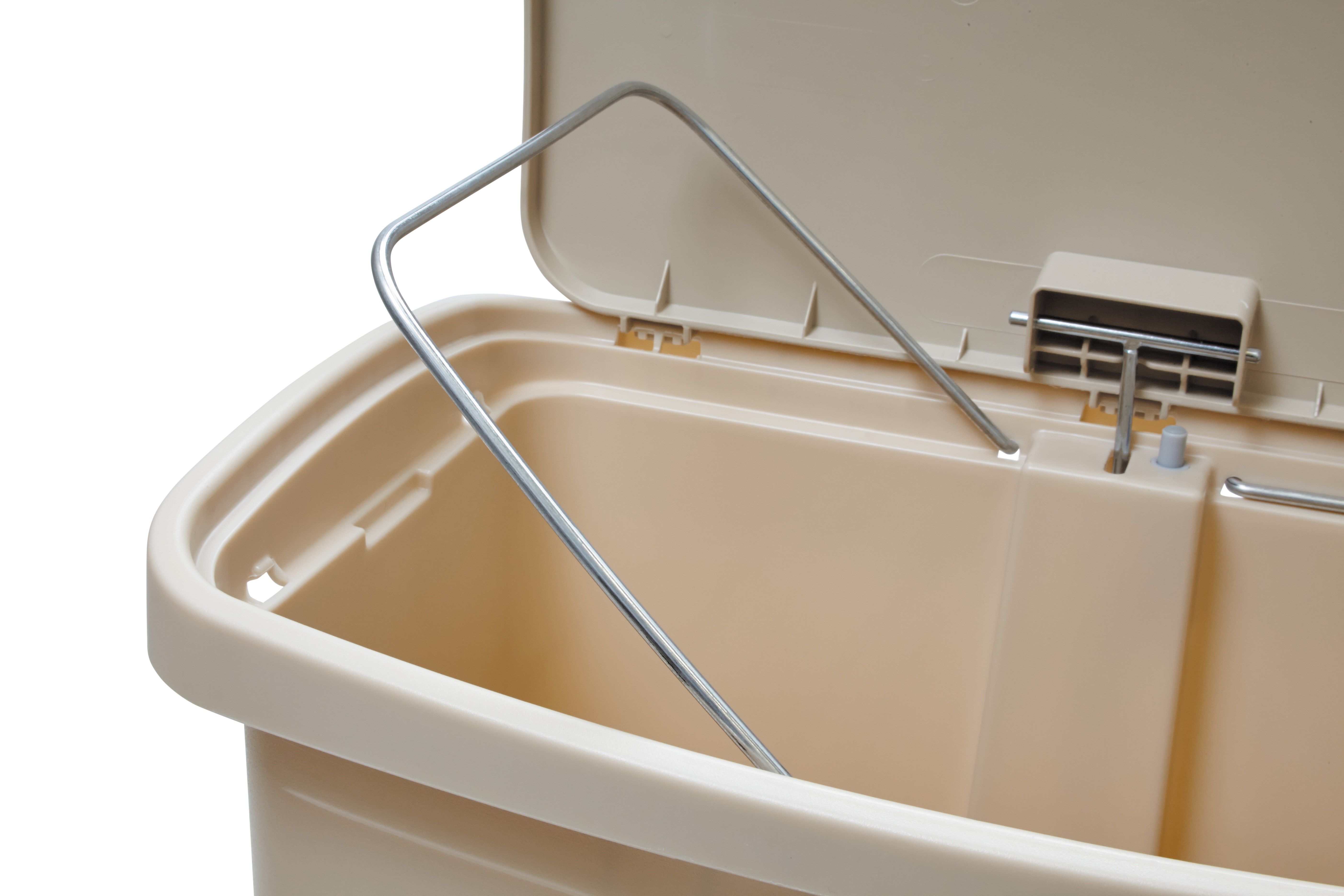 The Rubbermaid Commercial Streamline®  Step-On Container features a slim profile and small footprint to fit in tightest spaces. Streamline®  Step-On containers are constructed with premium-quality materials and meet the needs of any environment with efficiency, safety, and durability.