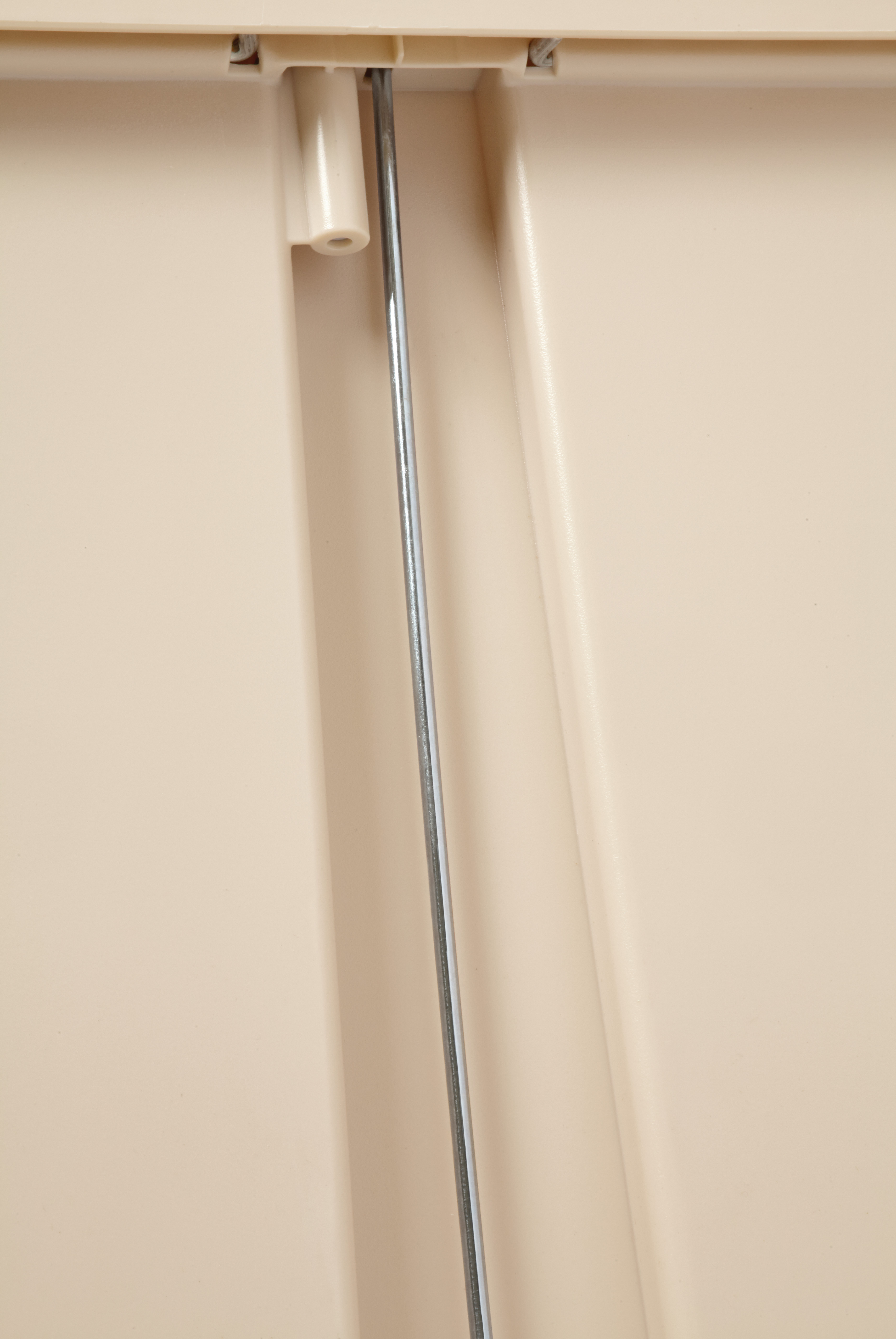 Der Jim® Step-Tretabfallbehälter von Rubbermaid Commercial hat ein schmales Profil und ist optimal für engste Raumverhältnisse. Die Slim Jim®-Tretabfallbehälter sind aus hochwertigen Materialien gefertigt und entsprechen den Bedürfnissen jeder Umgebung in Bezug auf Effizienz, Sicherheit und Haltbarkeit.