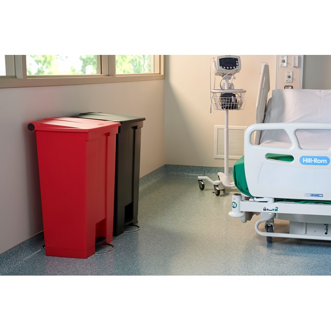 The Rubbermaid Commercial Legacy Step-On Container provides sanitary waste management. The step-on foot pedal reduces contamination and improves working conditions.