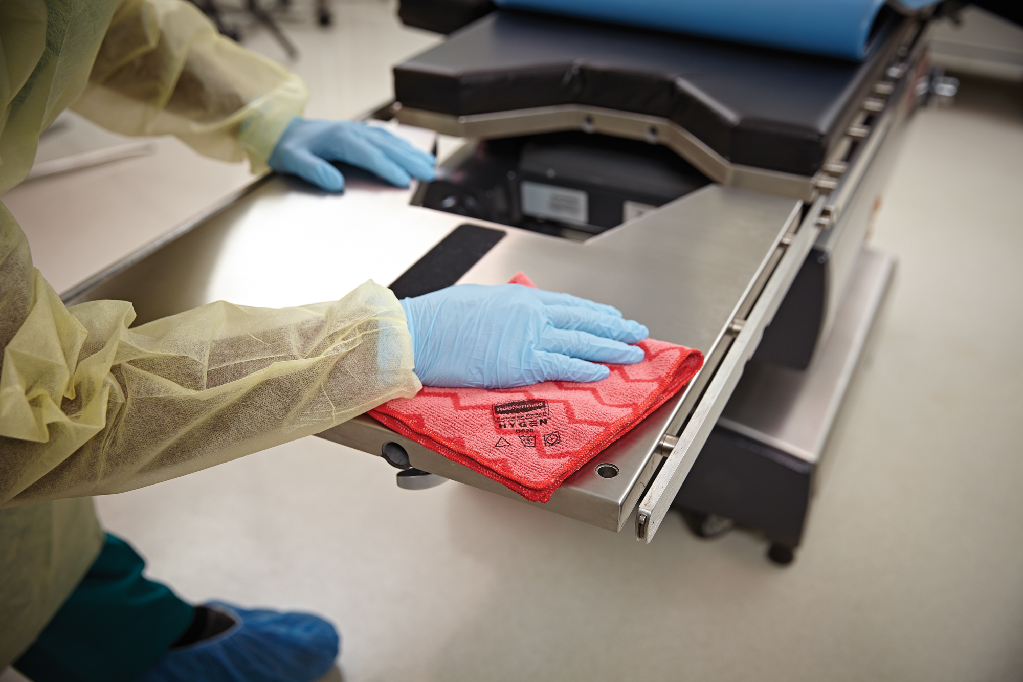 HYGEN™ Microfibre is proven to remove 99.7% or more of tested viruses and bacteria. Combining superior microfibre with built-in scrubber technology, HYGEN™ Microfibre helps prevent cross-transmission and reduces the risk of healthcare-associated infections.