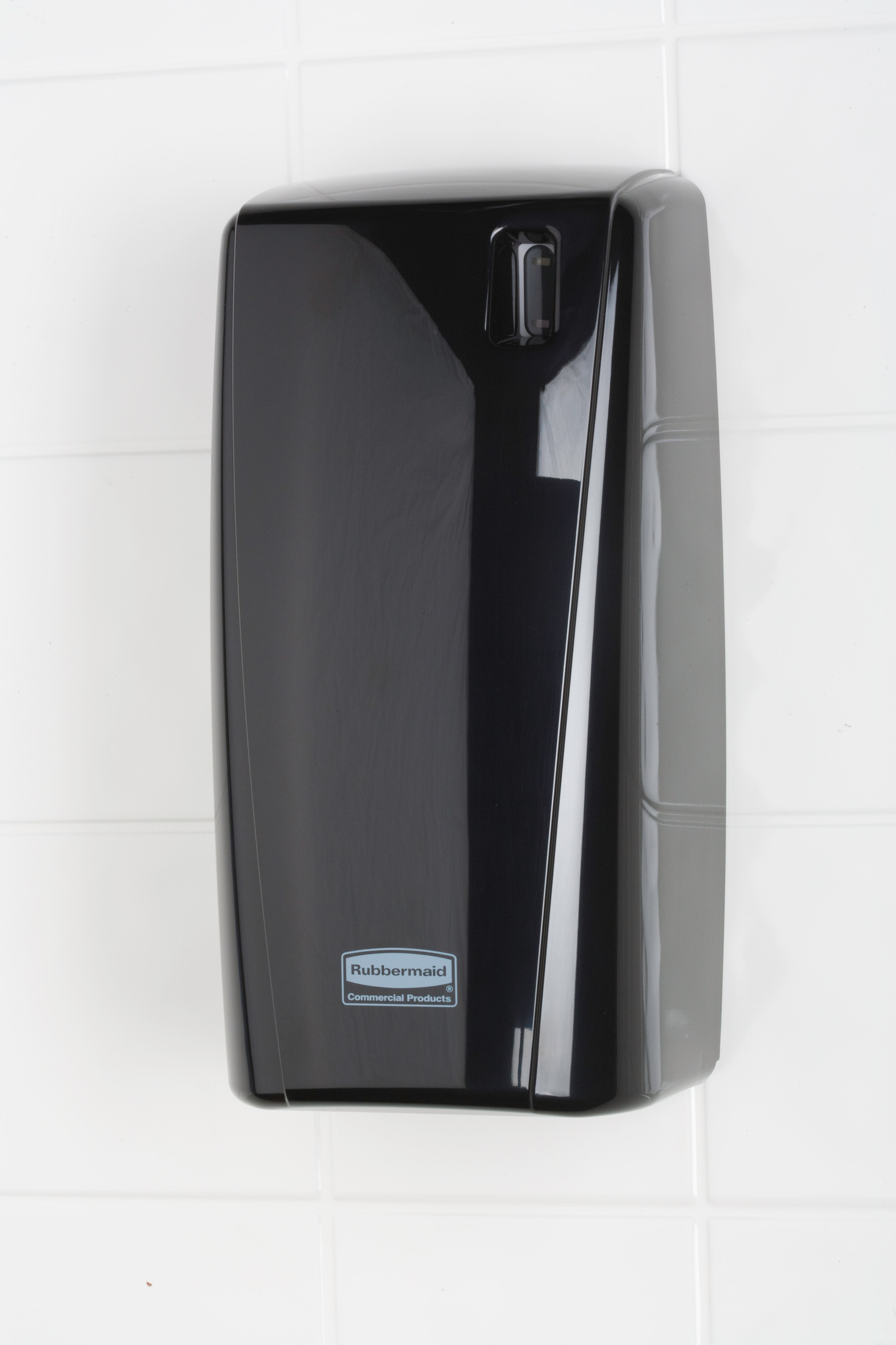 AutoJanitor® reinigt und desodoriert Toiletten und Urinale und sorgt gleichzeitig für einen sauberen, frischen Duft in Toilettenräumen.