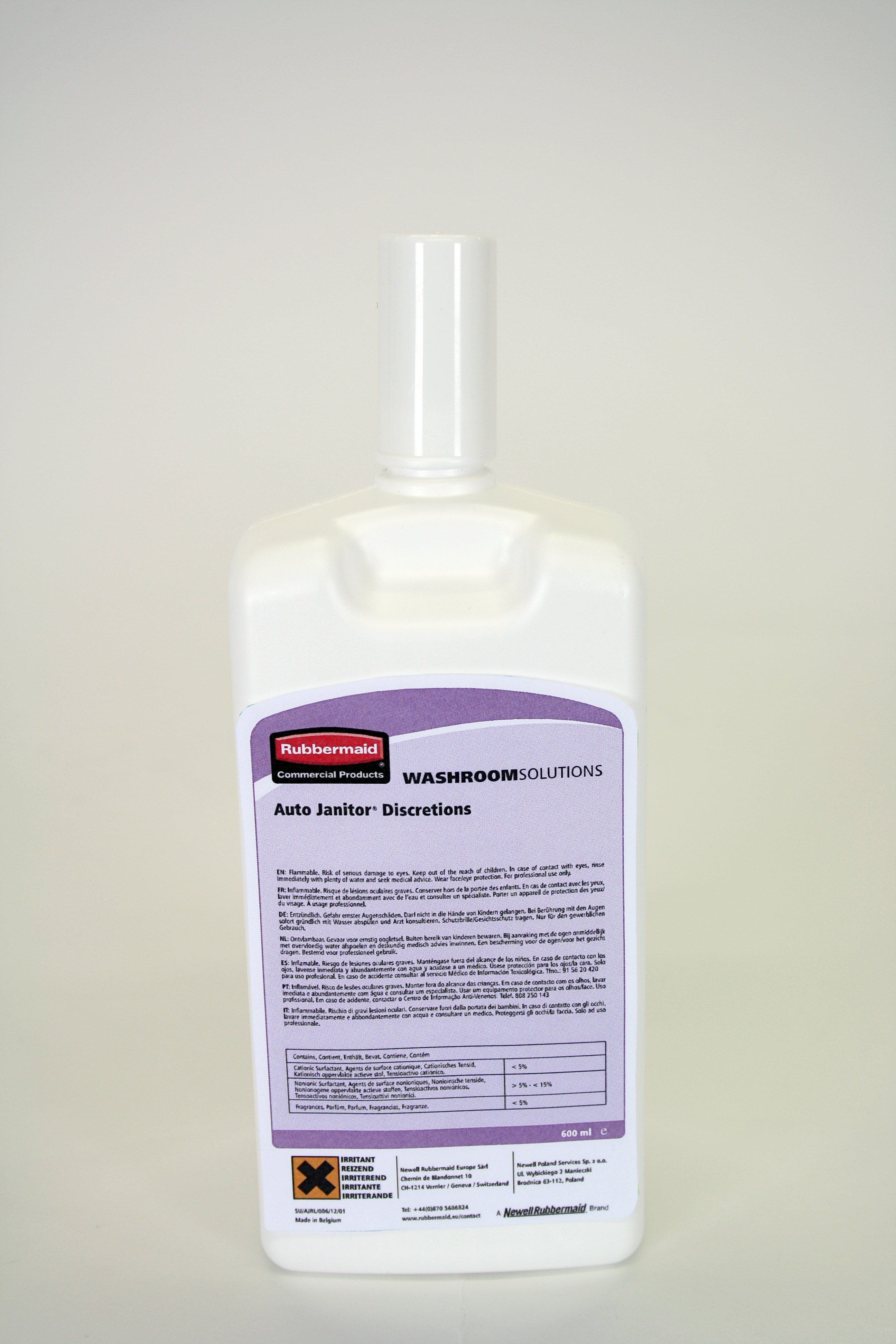 AutoJanitor® Cleaner & Deodouriser refills clean surfaces, remove mineral deposits and introduce high quality, concentrated fragrance into the washroom environment.