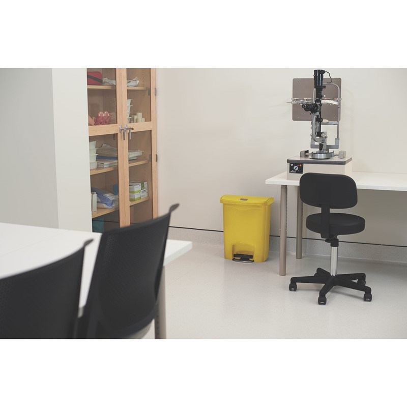 The Rubbermaid Commercial Slim Jim® Step-On Container features a slim profile and footprint to fit in tightest spaces. Slim Jim® Step-On containers are constructed with premium-quality materials and meet the needs of any environment with efficiency, safety, and durability.