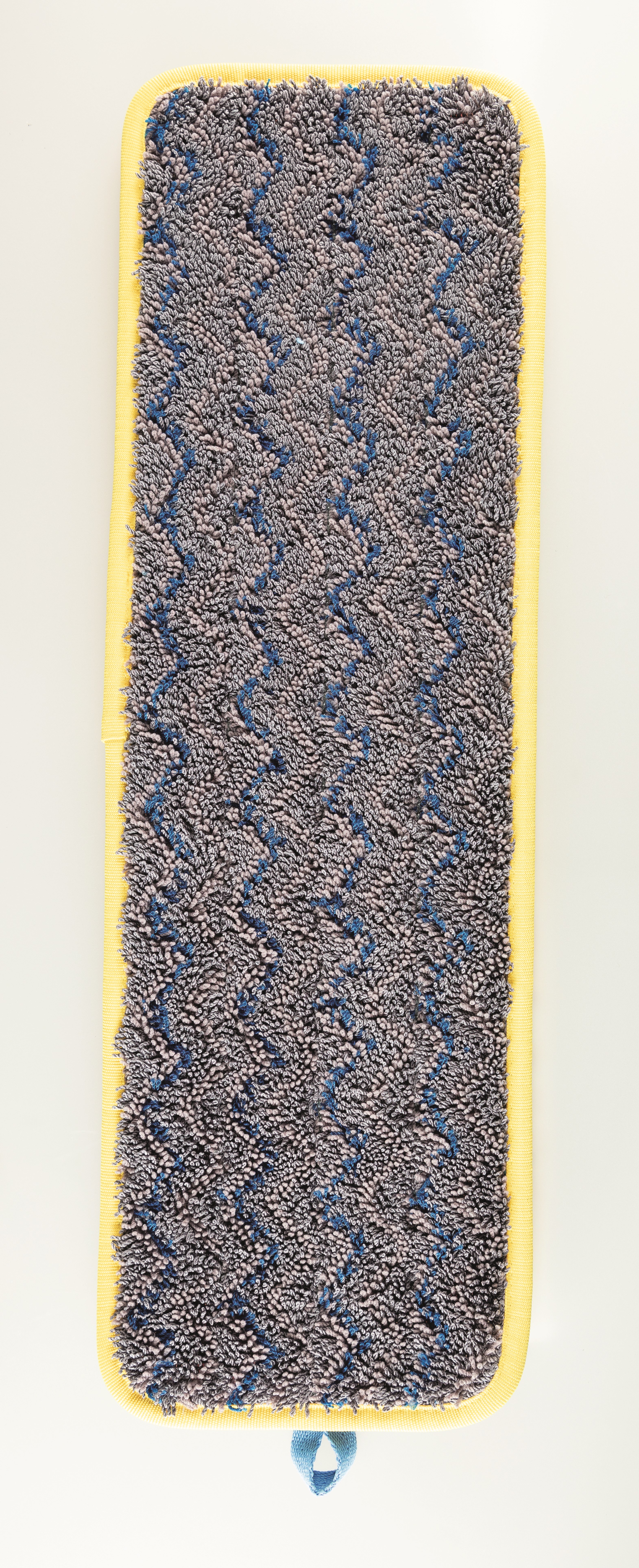 The Rubbermaid Commercial HYGEN™ Wet Pads are constructed of premium split nylon/polyester blend Microfibre that provides optimal wet mopping performance.