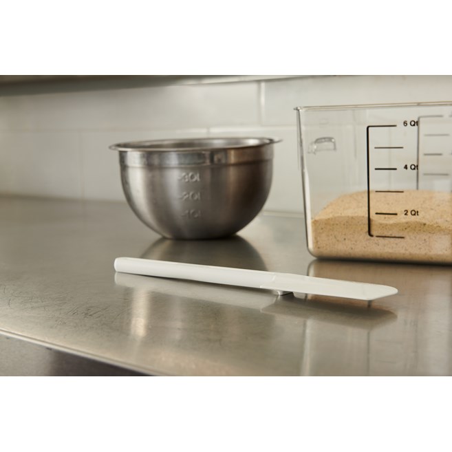 The Rubbermaid Commercial seven Colours of storage and prep tools help to reduce cross-contamination in your kitchen