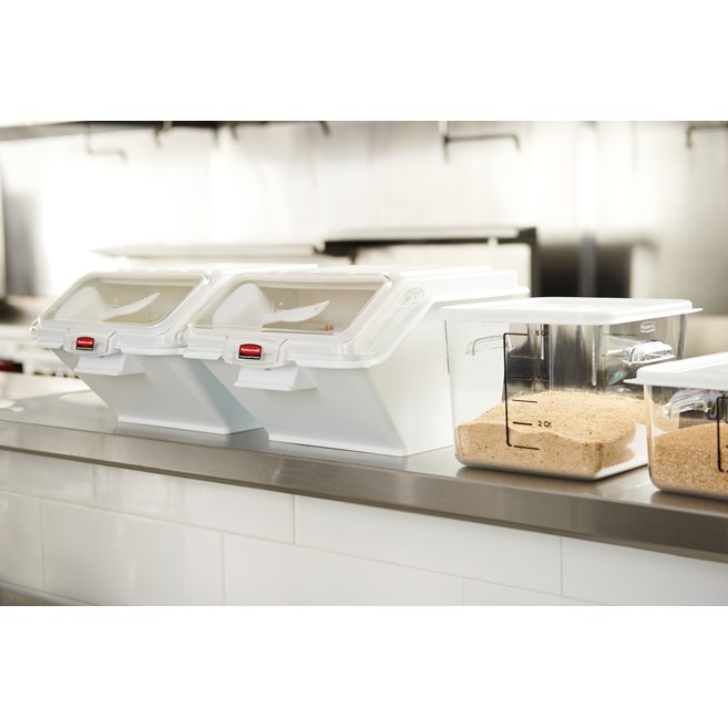 The Rubbermaid Commercial seven Colours of storage and prep tools help to reduce cross-contamination in your kitchen