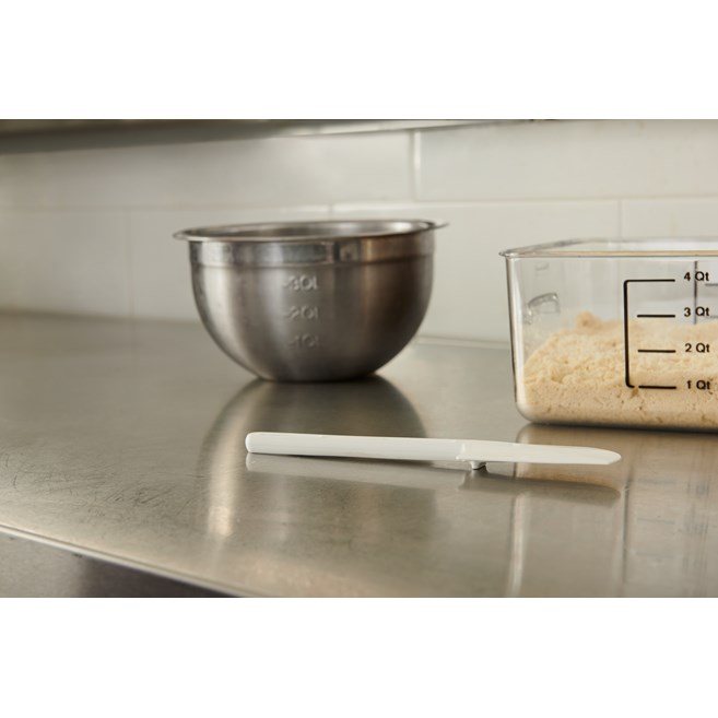 The Rubbermaid Commercial seven Colours of storage and prep tools help to reduce cross-contamination in your kitchen