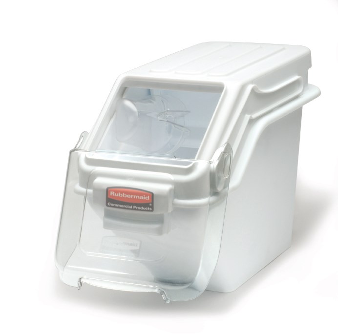 The Rubbermaid Commercial Shelf Ingredient Bin with Scoop offers quick one-handed access while stacked and an integrated measuring tool that increases preparation efficiency, space optimization, and promotes food safety compliance.