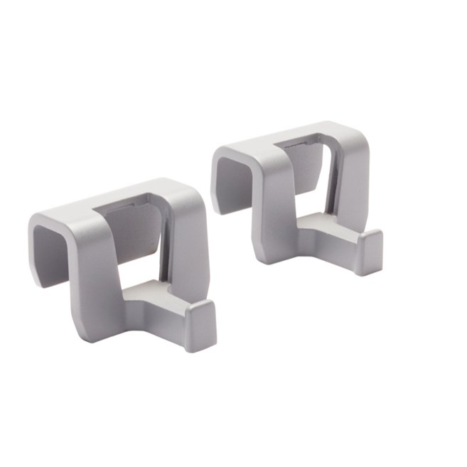 Slim Jim®-clips van Rubbermaid Commercial kunnen in honderden verschillende configuraties worden geplaatst voor een geïntegreerde opslagruimte. De clips kunnen eenvoudig worden bevestigd aan de rand van een Slim Jim® container of aan de materiaalrails van de Slim Jim® Rim Caddy.