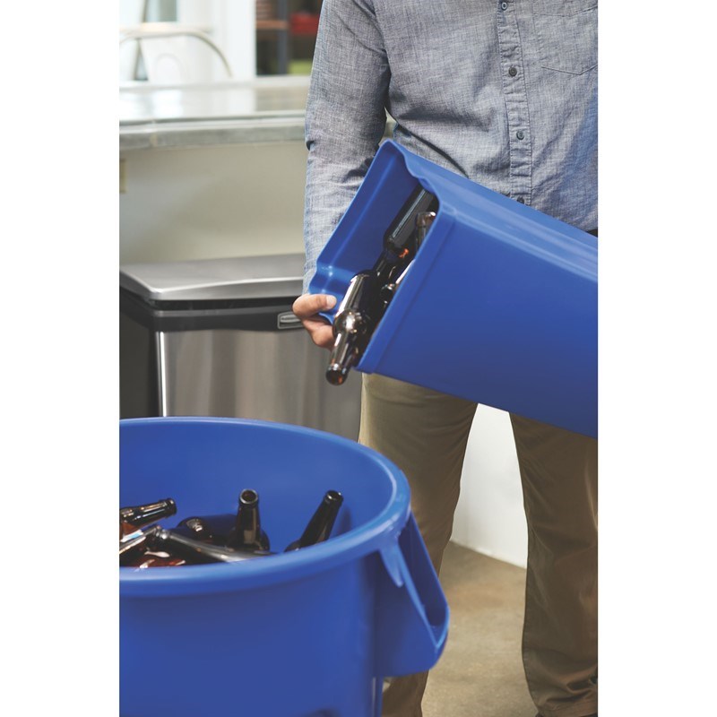 The Rubbermaid Commercial Slim Jim® Step-On Container features a slim profile and sShopping Centre footprint to fit in tightest spaces. Slim Jim® Step-On containers are constructed with premium-quality materials and meet the needs of any environment with efficiency, safety, and durability.