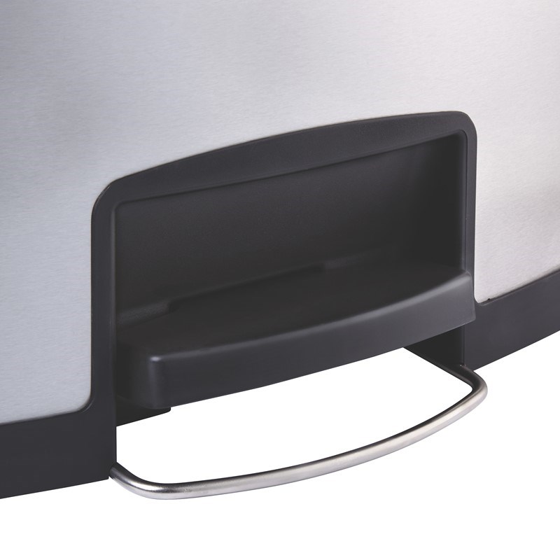 The Rubbermaid Commercial Slim Jim® Step-On Container features a slim profile and sShopping Centre footprint to fit in tightest spaces. Slim Jim® Step-On containers are constructed with premium-quality materials and meet the needs of any environment with efficiency, safety, and durability.