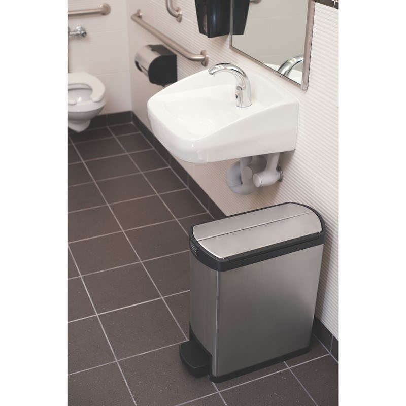 The Rubbermaid Commercial Slim Jim® Step-On Container features a slim profile and footprint to fit in tightest spaces. Slim Jim® Step-On containers are constructed with premium-quality materials and meet the needs of any environment with efficiency, safety, and durability.