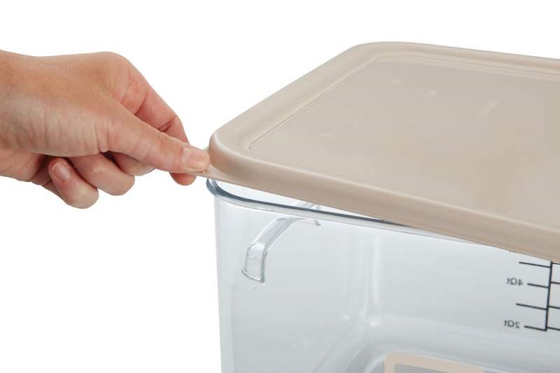 The Rubbermaid Commercial seven Colours of storage and prep tools help to reduce cross-contamination in your kitchen