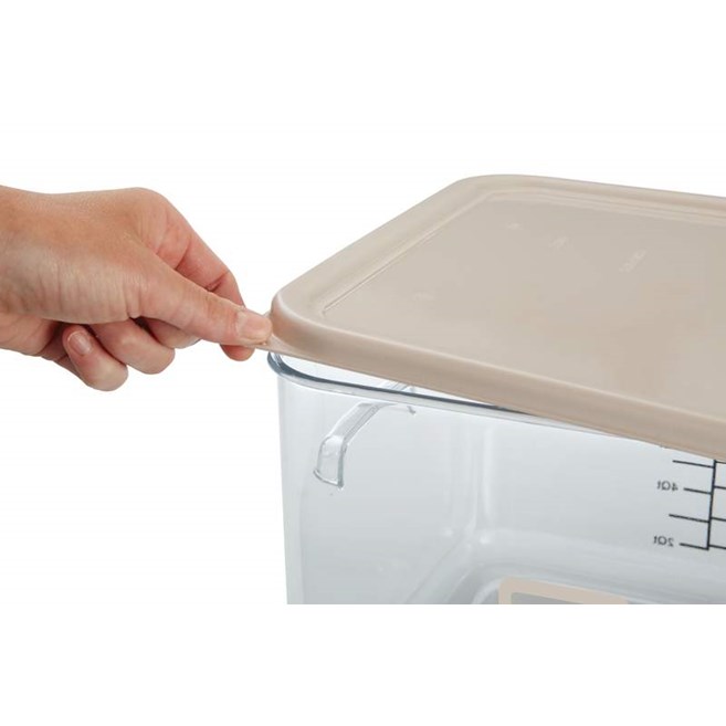 The Rubbermaid Commercial seven Colours of storage and prep tools help to reduce cross-contamination in your kitchen