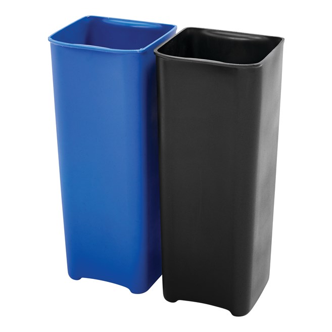 Le bac contribue à prolonger la durée de vie du collecteur à pédale Rubbermaid Slim Jim® version étroite (vendu séparément). En plastique non poreux résistant, ce bac est pourvu de contours lisses pour faciliter le nettoyage et de bandes de retenue qui maintiennent les sacs poubelle en place.