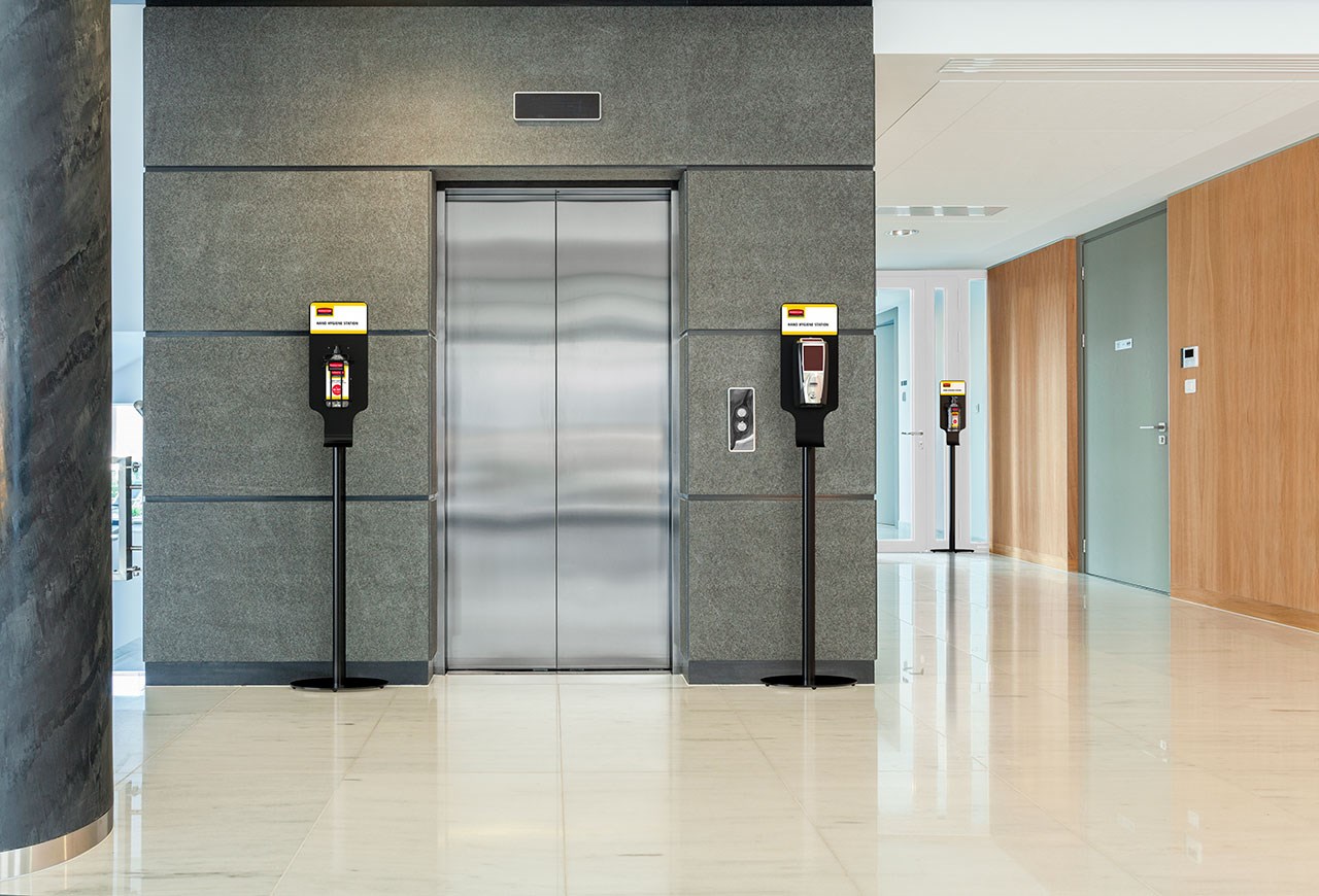 Giá đỡ toàn bộ bằng kim loại này có đế có trọng lượng cho phép đặt chất khử trùng tay độc lập để dễ dàng tiếp cận ở bất cứ đâu. Giá đỡ đa dung dịch cho phép lắp cả Máy phun bọt tự động và Giá đỡ kim loại.