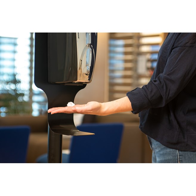 This all-metal stand with weighted base enables free-standing AutoFoam dispenser placement for proper hand hygiene anywhere.