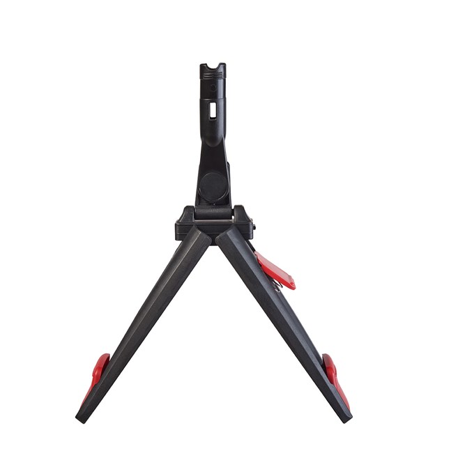The Adaptable Flat Mop Frame is a thin, flat frame that can easily fit under low objects. Pair the frame with Adaptable Microfiber Pads for ergonomic microfiber mopping in large spaces.