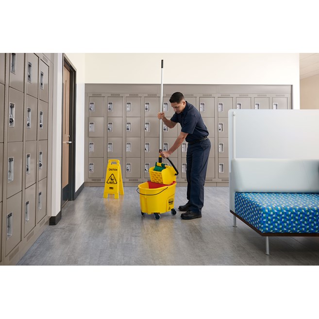 Gripper® Clamp-Style Mop Handle makes removing and replacing mop heads easy and efficient. Holds mop firmly between the jaws of the mop handle; should be used with 5" headband mops only.