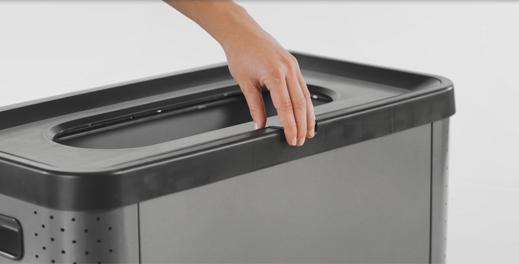 Learn about the product features and benefits of the Elevate Container